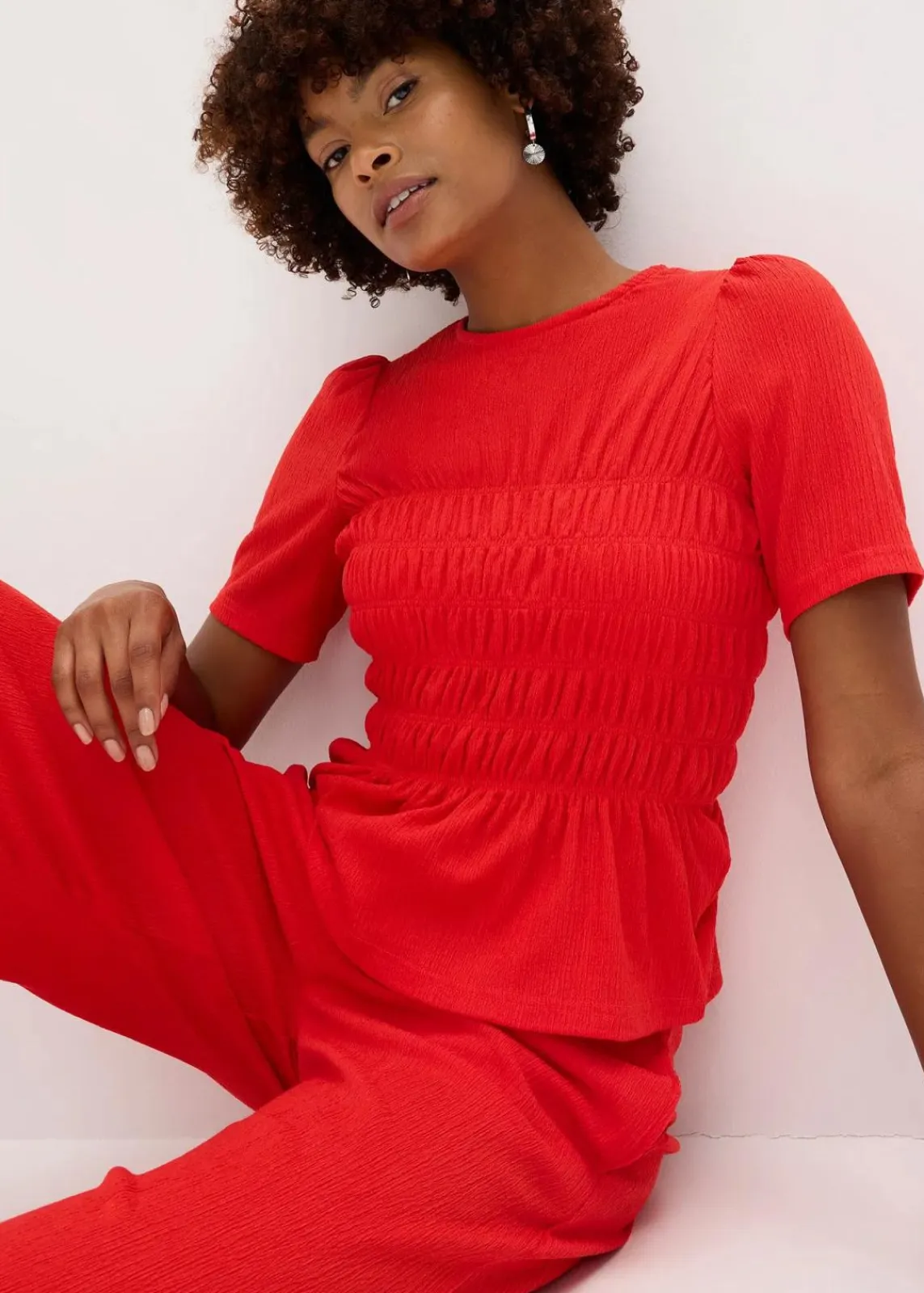 bonprix Nachhaltigere Materialien|Shirts & Tops^Shirt mit Smok erdbeere