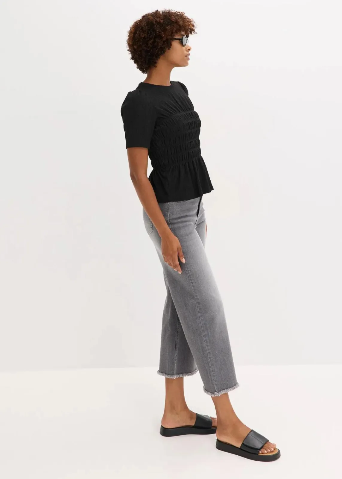 bonprix Shirts & Tops|Nachhaltigere Materialien^Shirt mit Smok schwarz