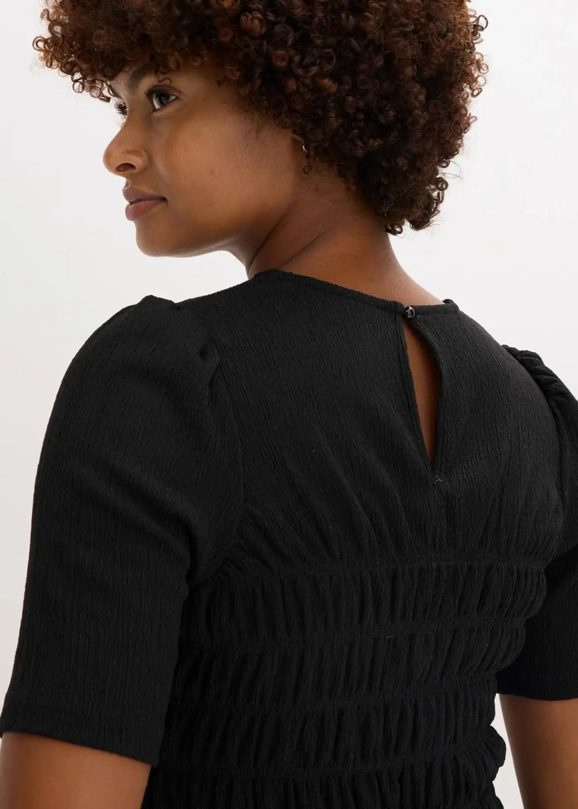 bonprix Shirts & Tops|Nachhaltigere Materialien^Shirt mit Smok schwarz