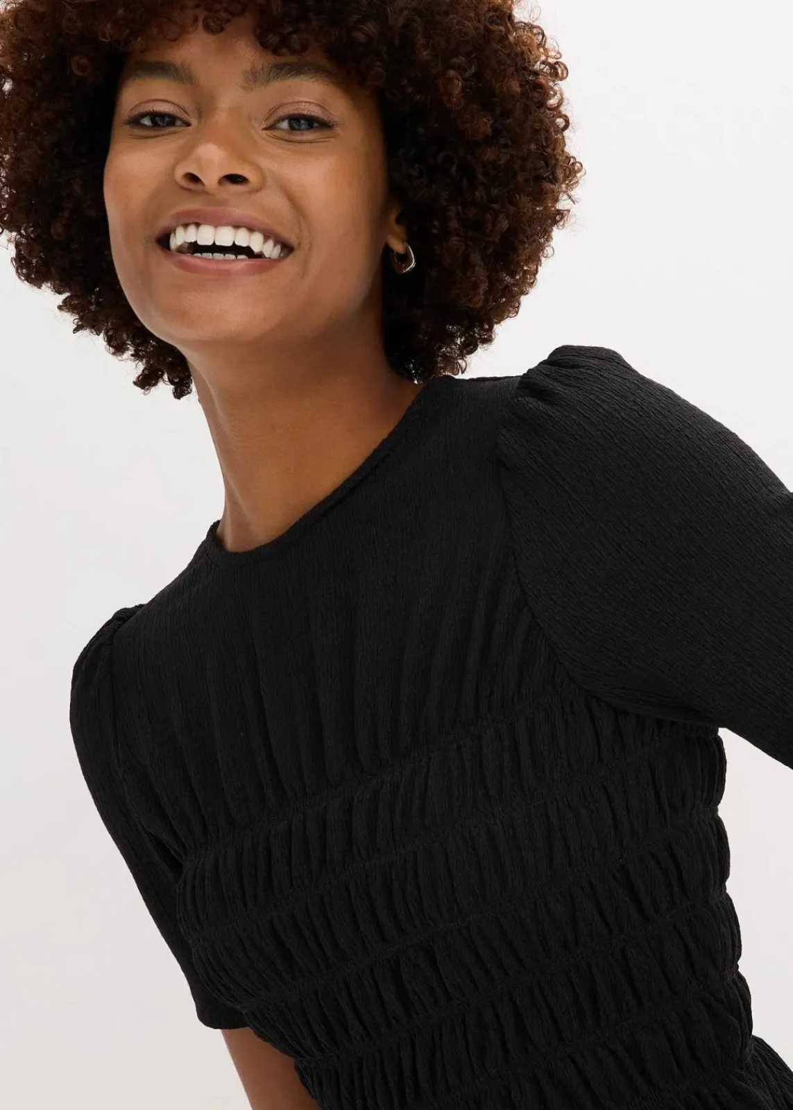 bonprix Shirts & Tops|Nachhaltigere Materialien^Shirt mit Smok schwarz
