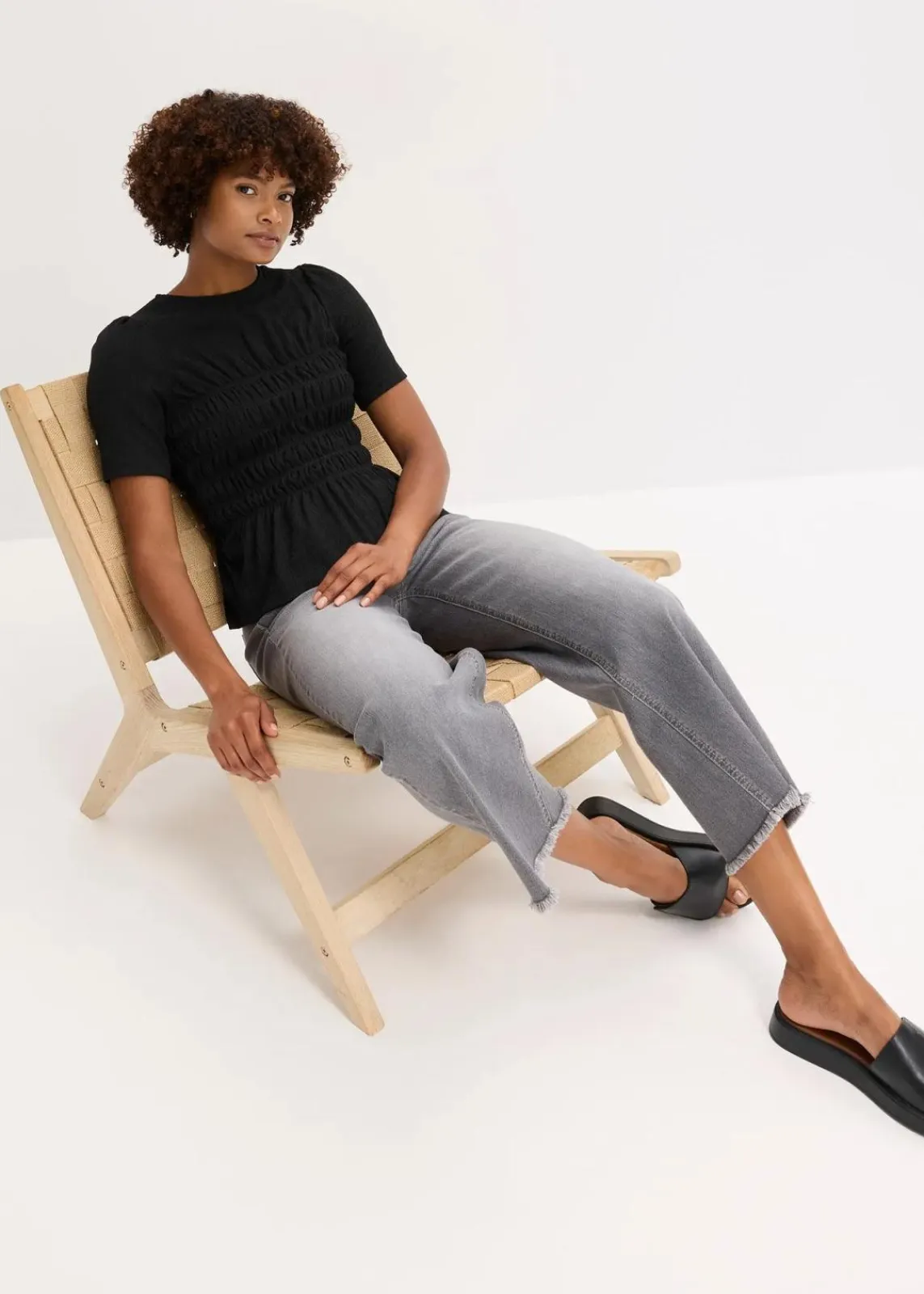 bonprix Shirts & Tops|Nachhaltigere Materialien^Shirt mit Smok schwarz