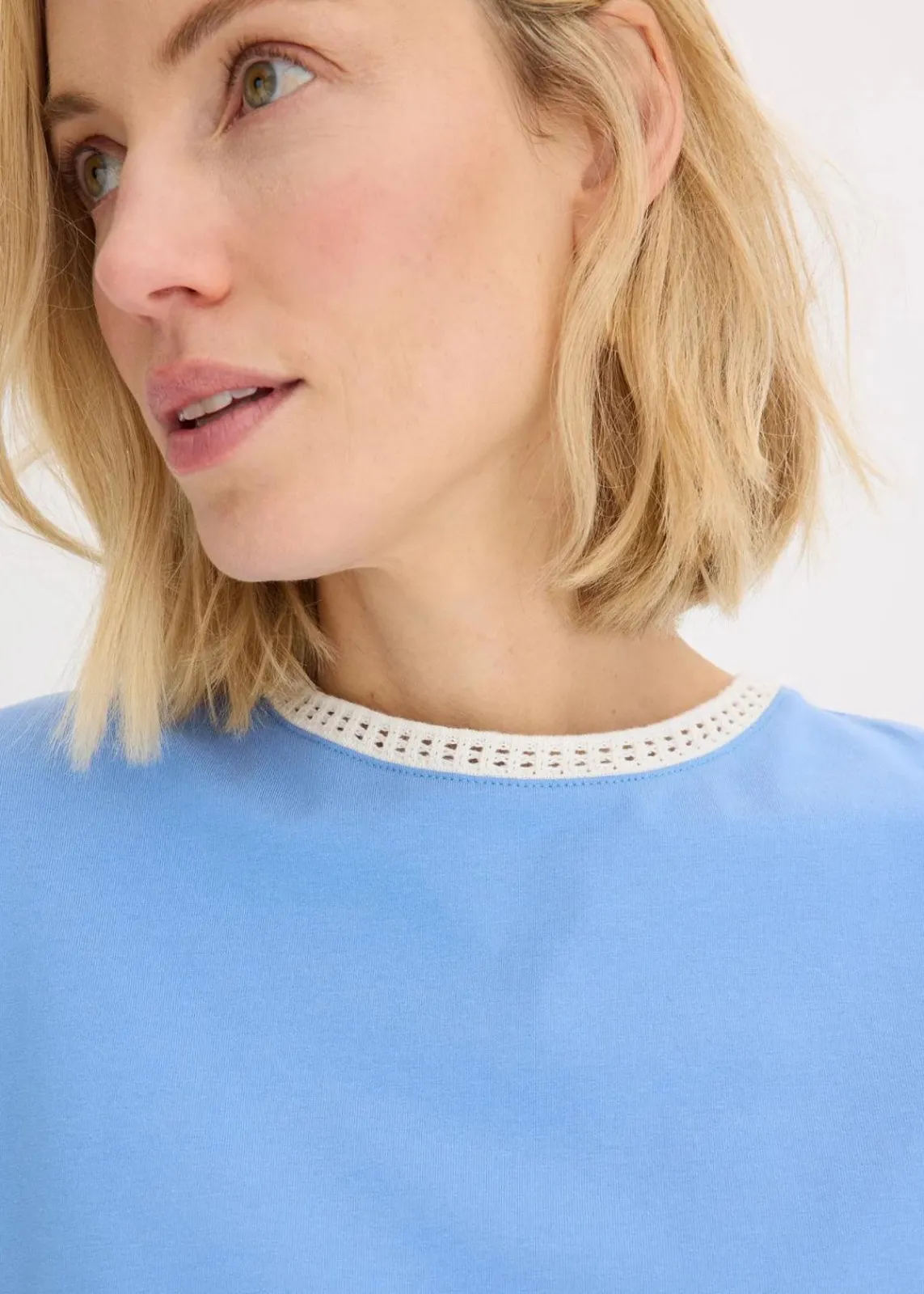 bonprix Shirts & Tops^Shirt mit Spitzenborte mittelblau/wollweiß