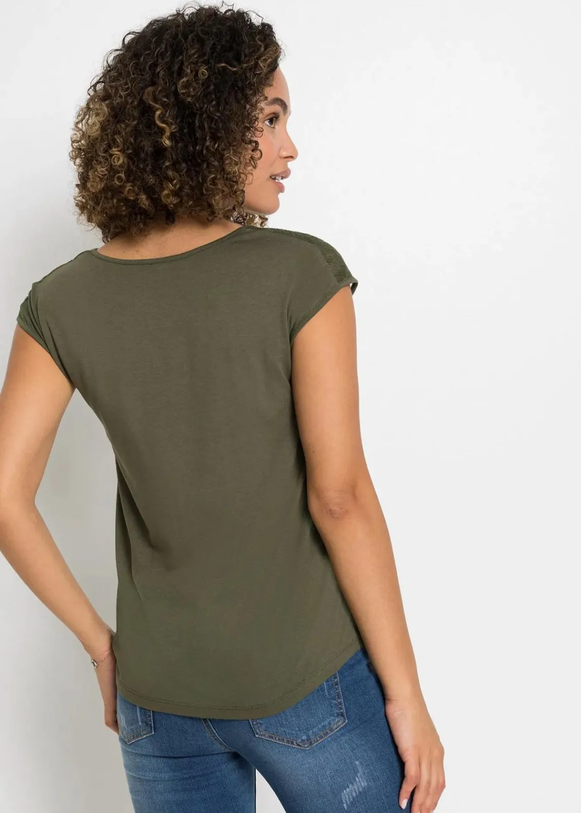 bonprix Nachhaltigere Materialien|Shirts & Tops^Shirt mit Spitzeneinsatz oliv