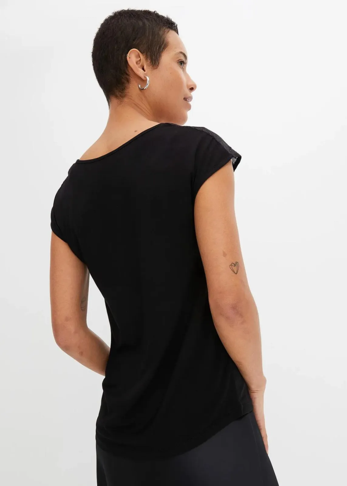 bonprix Nachhaltigere Materialien|Shirts & Tops^Shirt mit Spitzeneinsatz schwarz