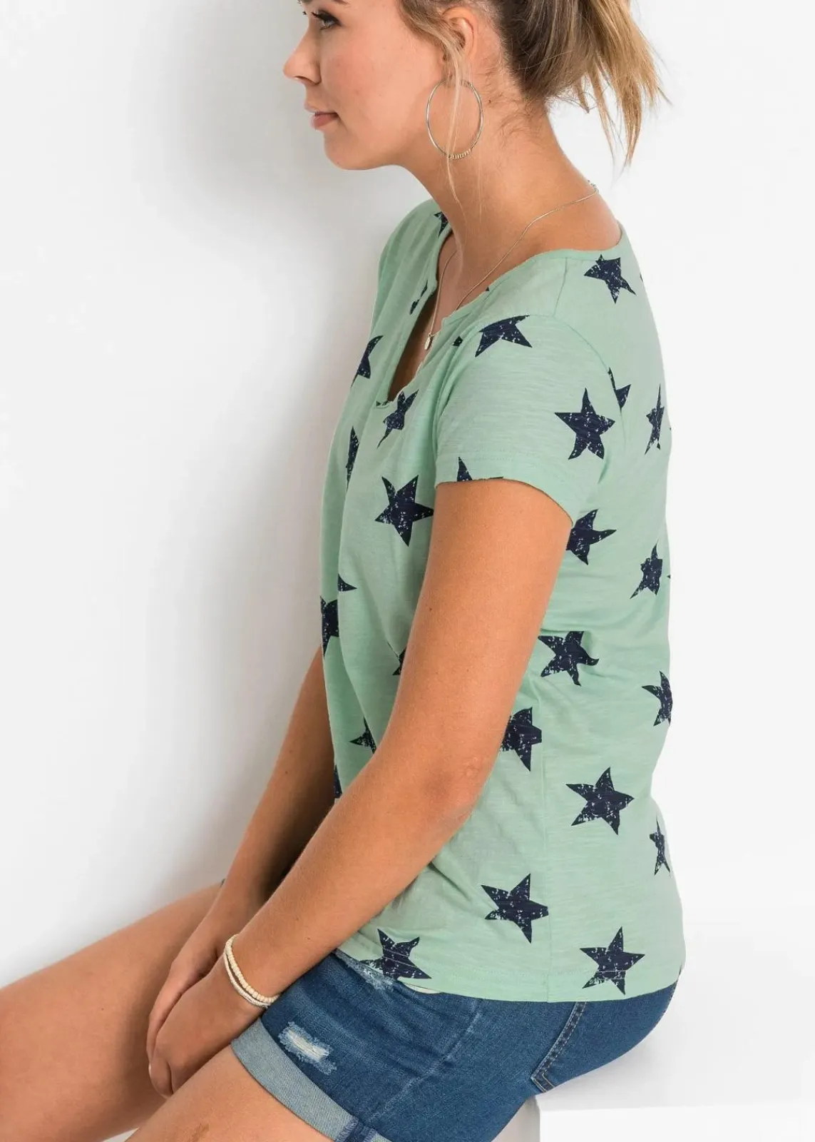 bonprix Shirts & Tops|Nachhaltigere Materialien^Shirt mit Sternen grün/dunkelblau bedruckt