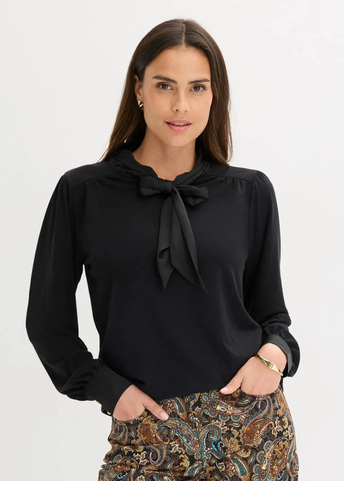 bonprix Shirts & Tops^Shirt mit Viskose und Satinschluppe schwarz