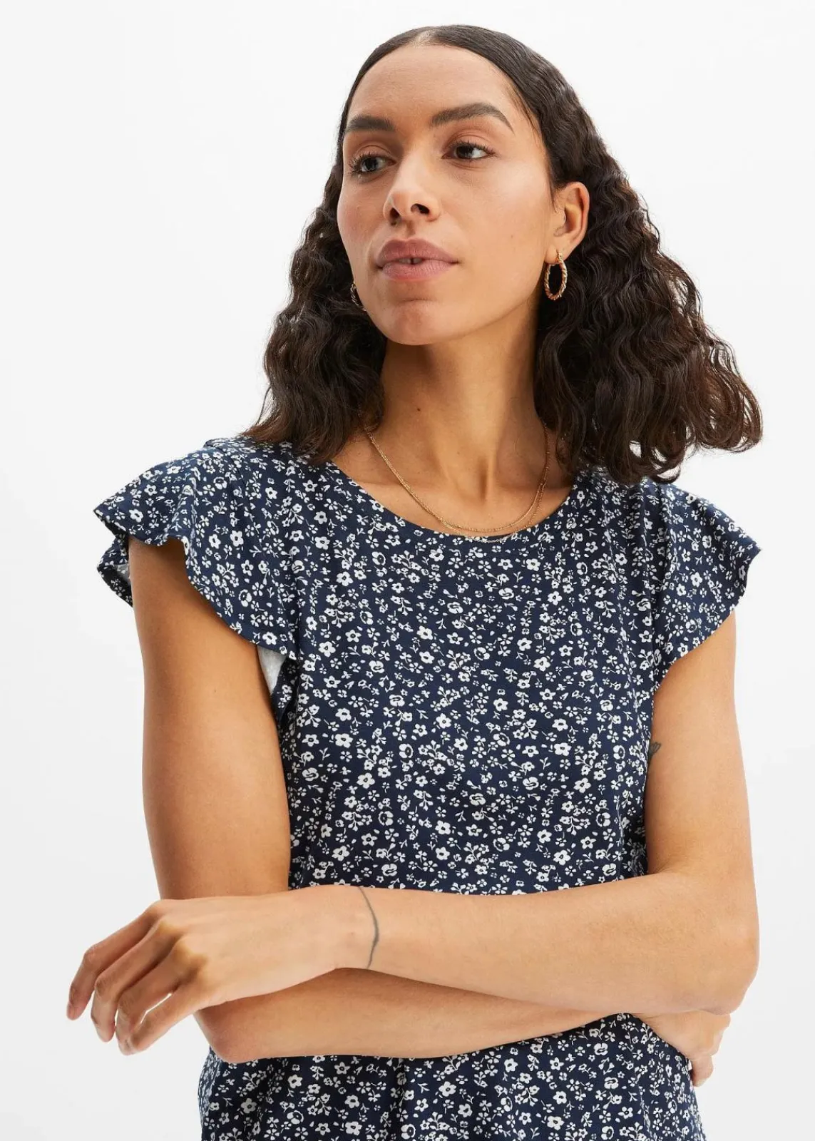 bonprix Shirts & Tops|Nachhaltigere Materialien^Shirt mit Volantärmel dunkelblau/weiß geblümt