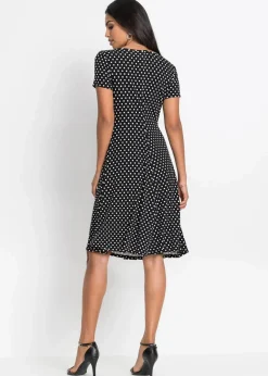 bonprix Nachhaltigere Materialien|Kleider^Shirtkleid schwarz/weiß gepunktet
