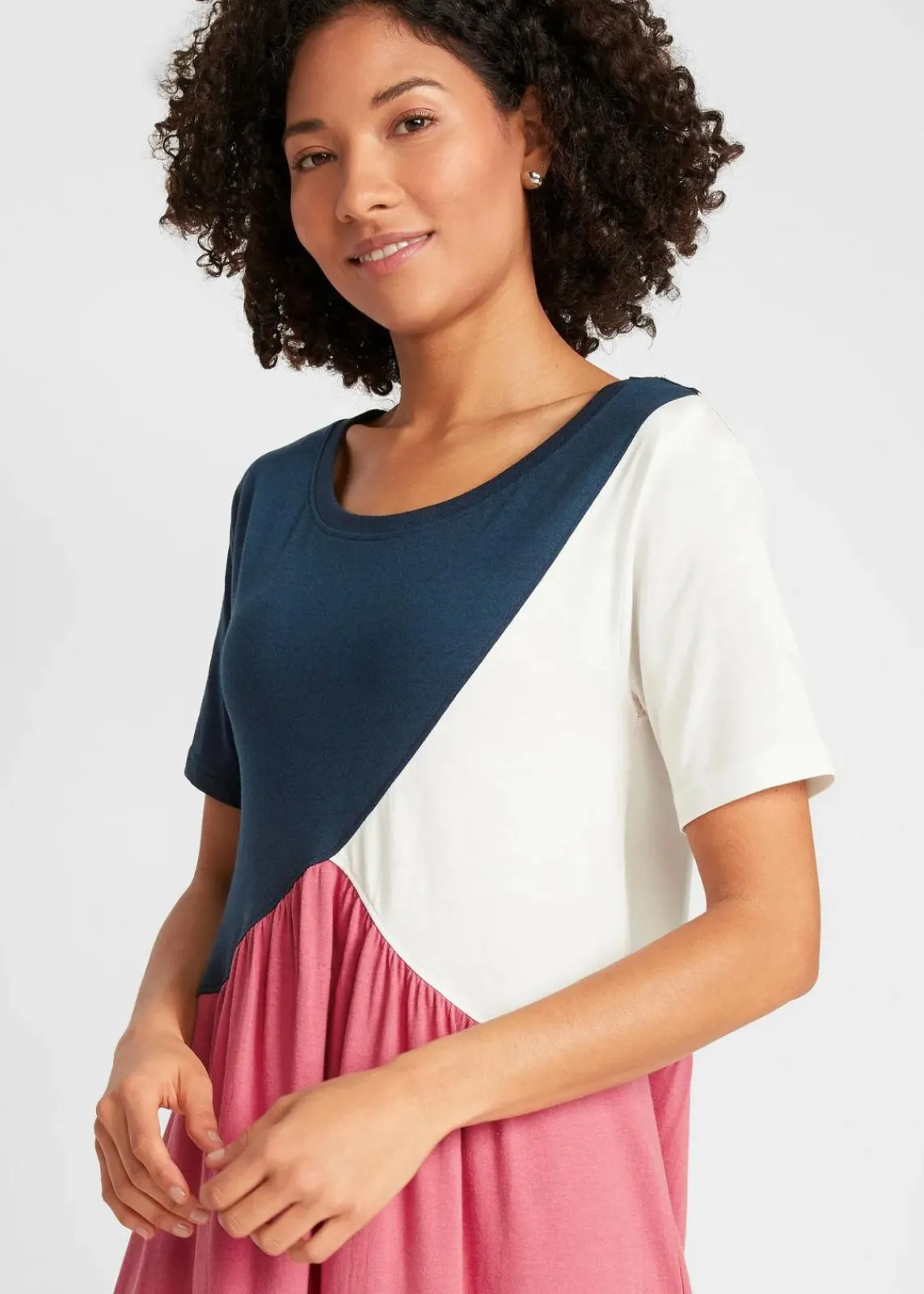 bonprix Nachhaltigere Materialien|Kleider^Shirtkleid aus Baumwoll- Viskose Mischung rauchhimbeere/dunkelblau/wollweiß