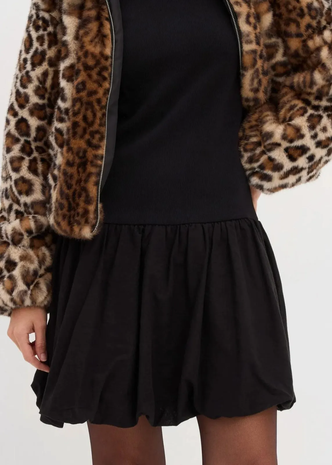 bonprix Kleider^Shirtkleid mit Ballonrock schwarz
