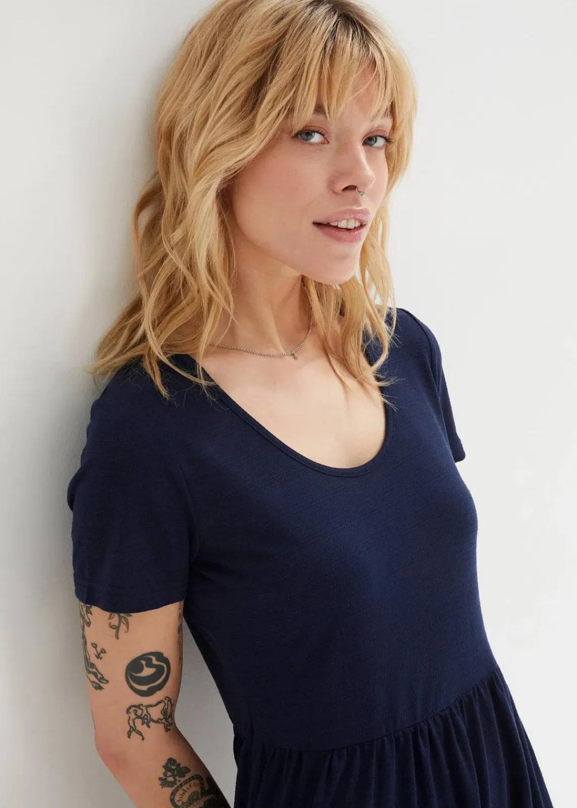 bonprix Kleider^Shirtkleid mit Strukturmuster aus Viskose-Mix dunkelblau