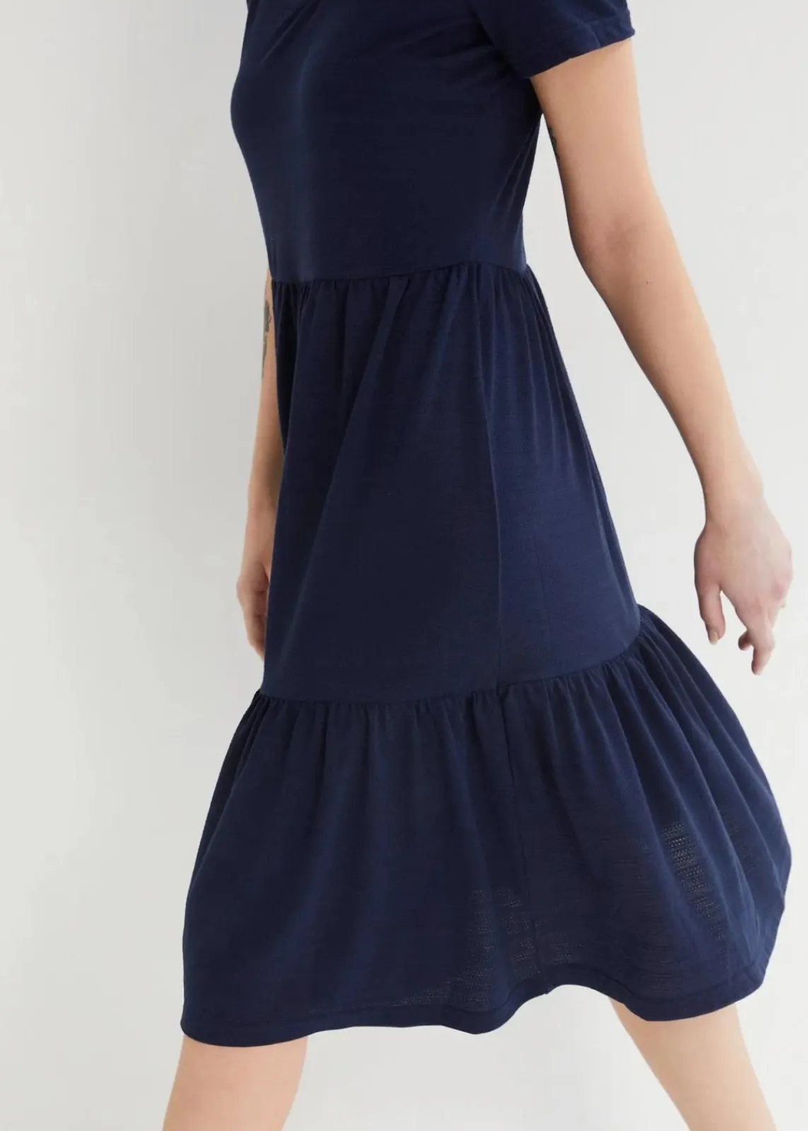 bonprix Kleider^Shirtkleid mit Strukturmuster aus Viskose-Mix dunkelblau