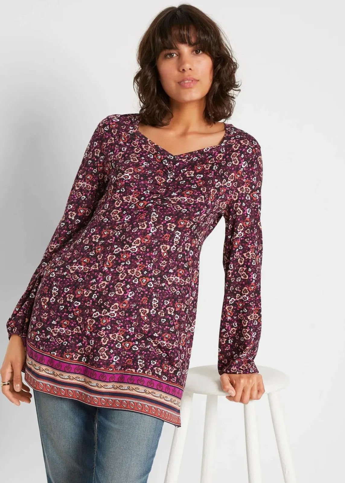 bonprix Nachhaltigere Materialien|Shirts & Tops^Shirt-Tunika aus Baumwoll-Viskose-Mix schwarz floral