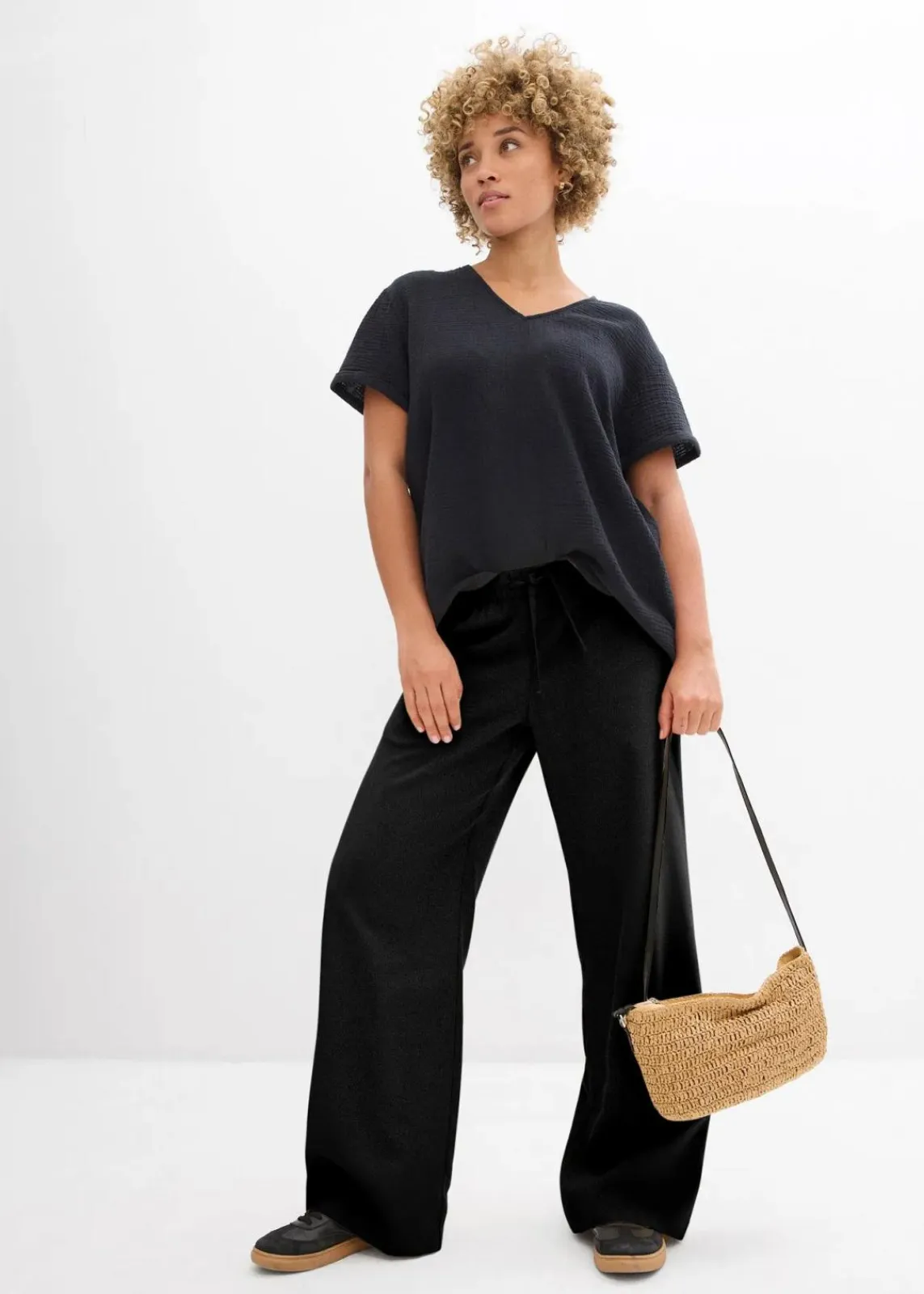 bonprix Blusen & Tuniken|Bekleidung·Jacken & Mäntel^Shirt-Tunika aus softem Musselin schwarz