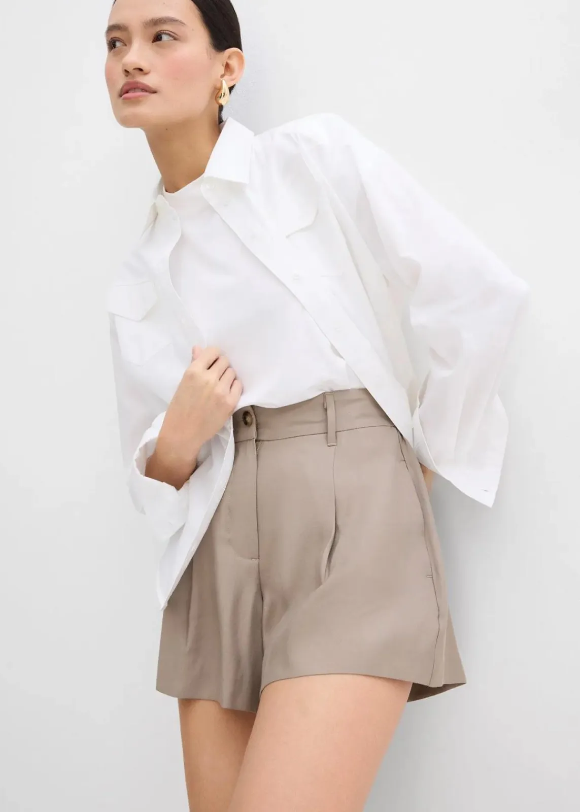 bonprix Bekleidung·Outdoorbekleidung|Bekleidung·Kleider^Shorts aus feiner Viskose helloliv