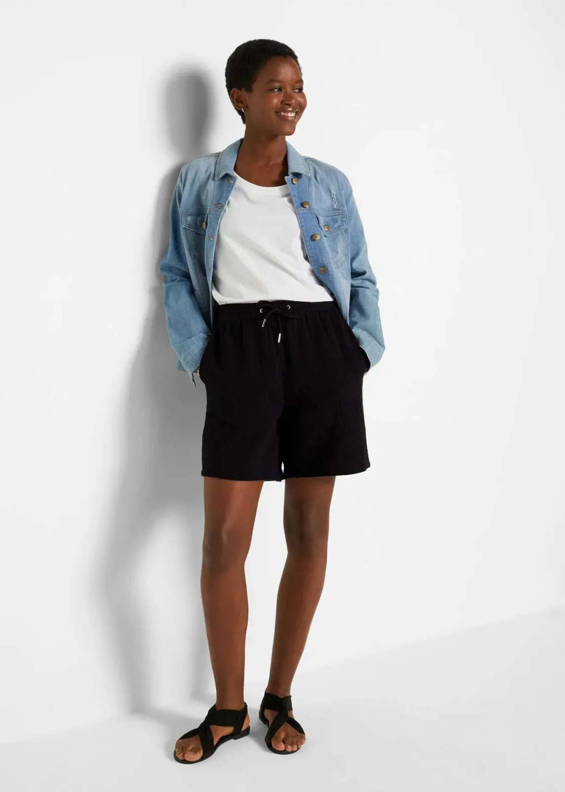 bonprix Bekleidung·Outdoorbekleidung|Bekleidung·Kleider^Shorts aus Musselin schwarz
