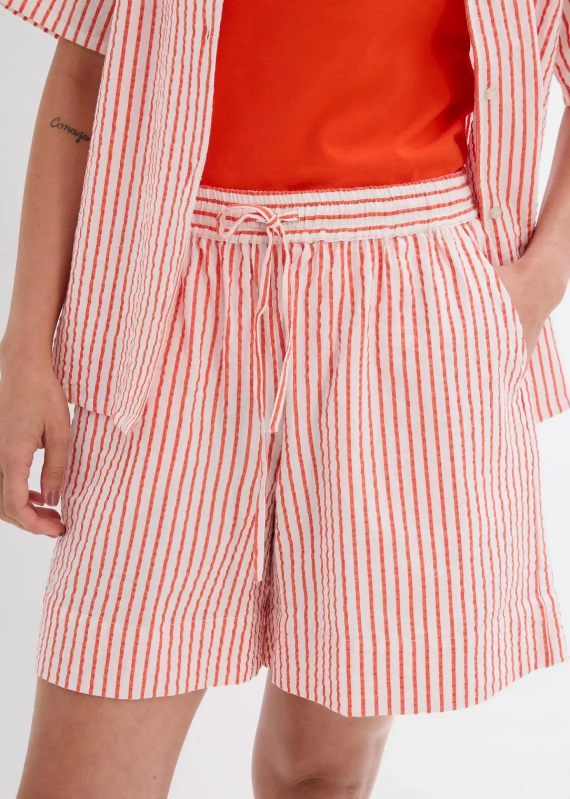 bonprix Bekleidung·Outdoorbekleidung|Bekleidung·Kleider^Shorts aus reiner Baumwolle mohnrot/wollweiß längs gestreift