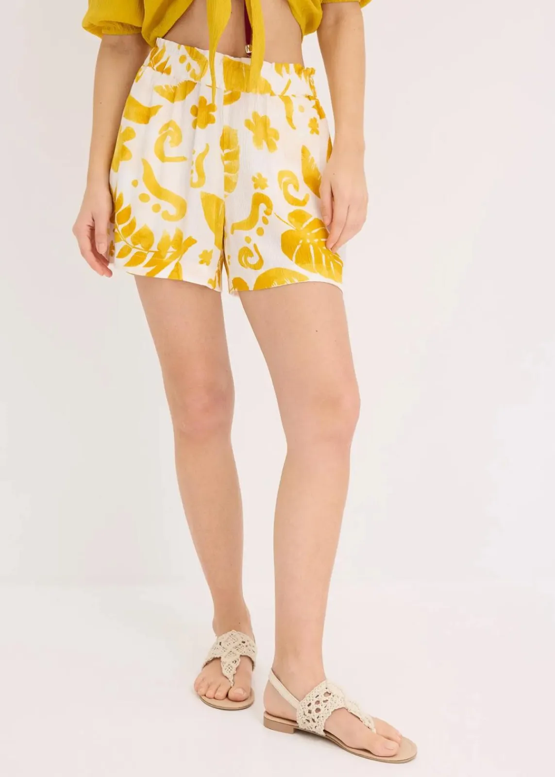 bonprix Bekleidung·Outdoorbekleidung|Bekleidung·Kleider^Shorts aus strukturierter Viskose weiß/lemoncurry floral