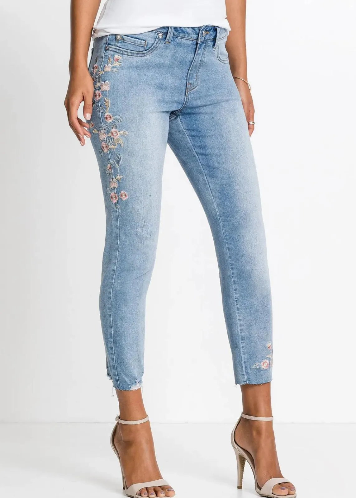 bonprix Jeans|Bekleidung·Shirts & Tops^Skinny-Jeans Mid Waist, verkürzt hellblau denim geblümt