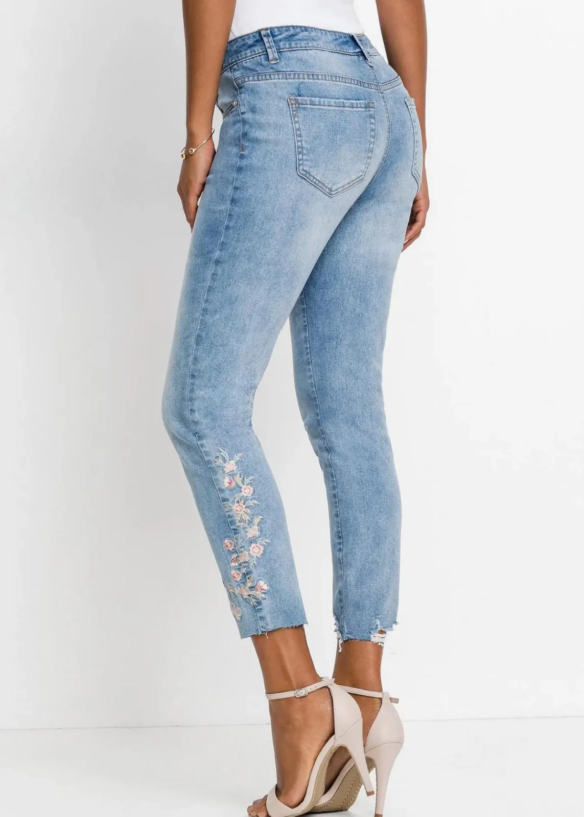 bonprix Jeans|Bekleidung·Shirts & Tops^Skinny-Jeans Mid Waist, verkürzt hellblau denim geblümt