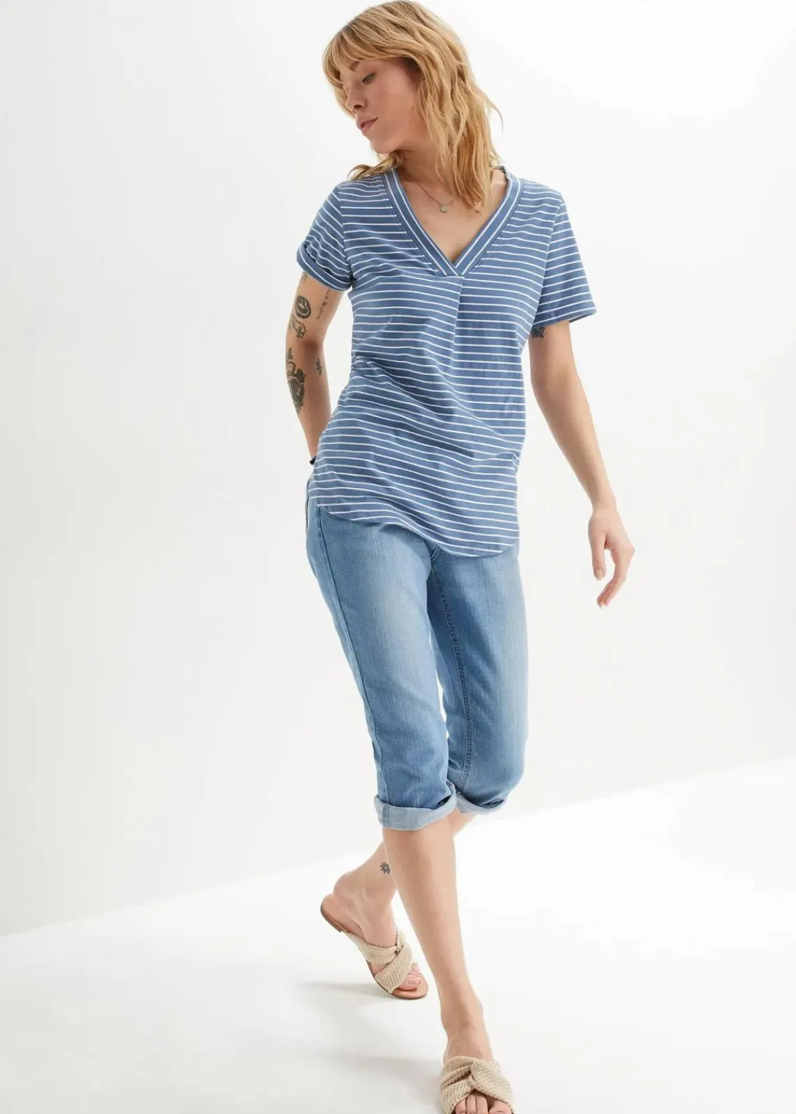 bonprix Jeans|Bekleidung·Shirts & Tops^Slim Jeans, Mid Waist, Capri hellblau denim used