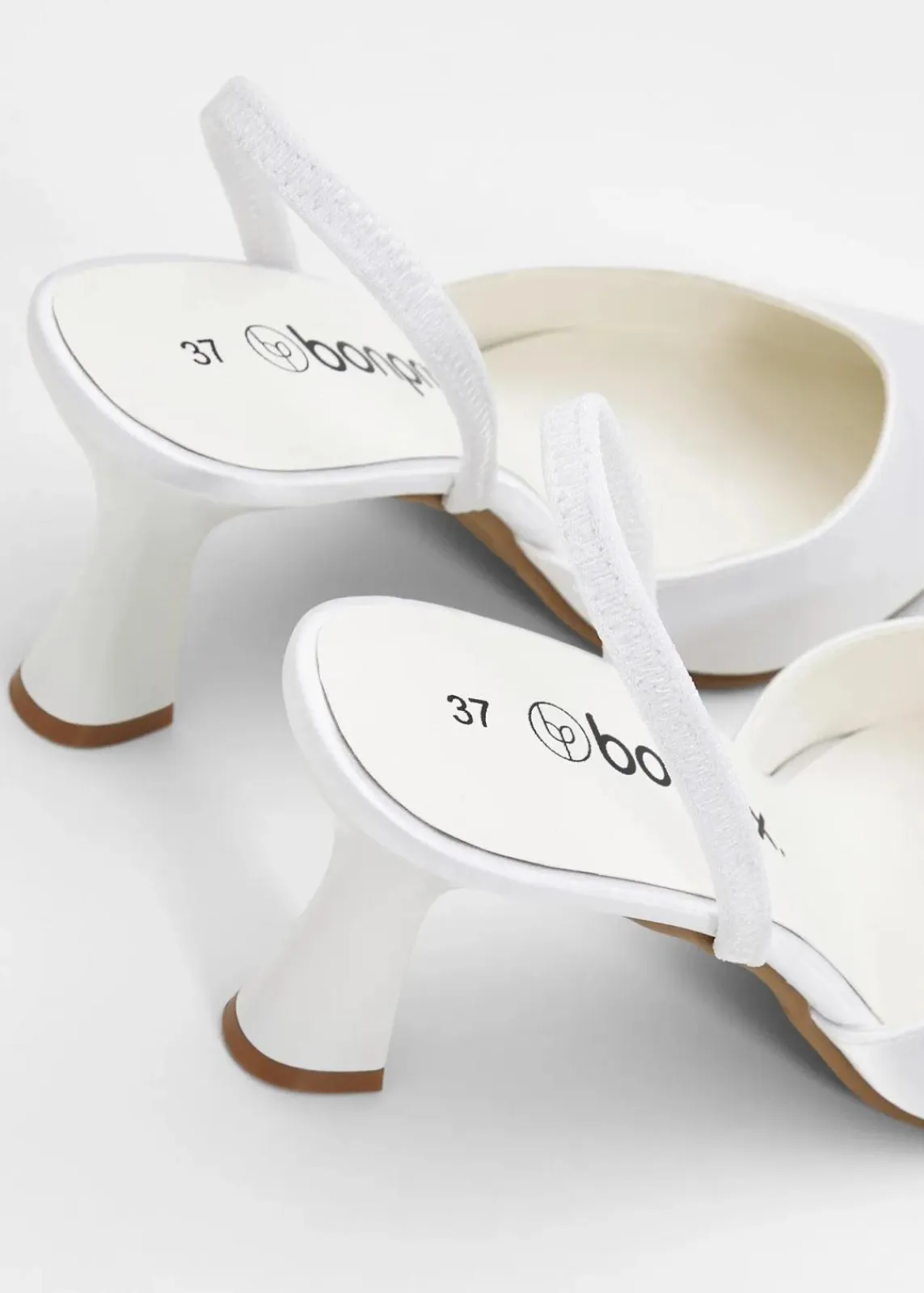 bonprix Pumps^Slingpumps in Satin-Optik weiß