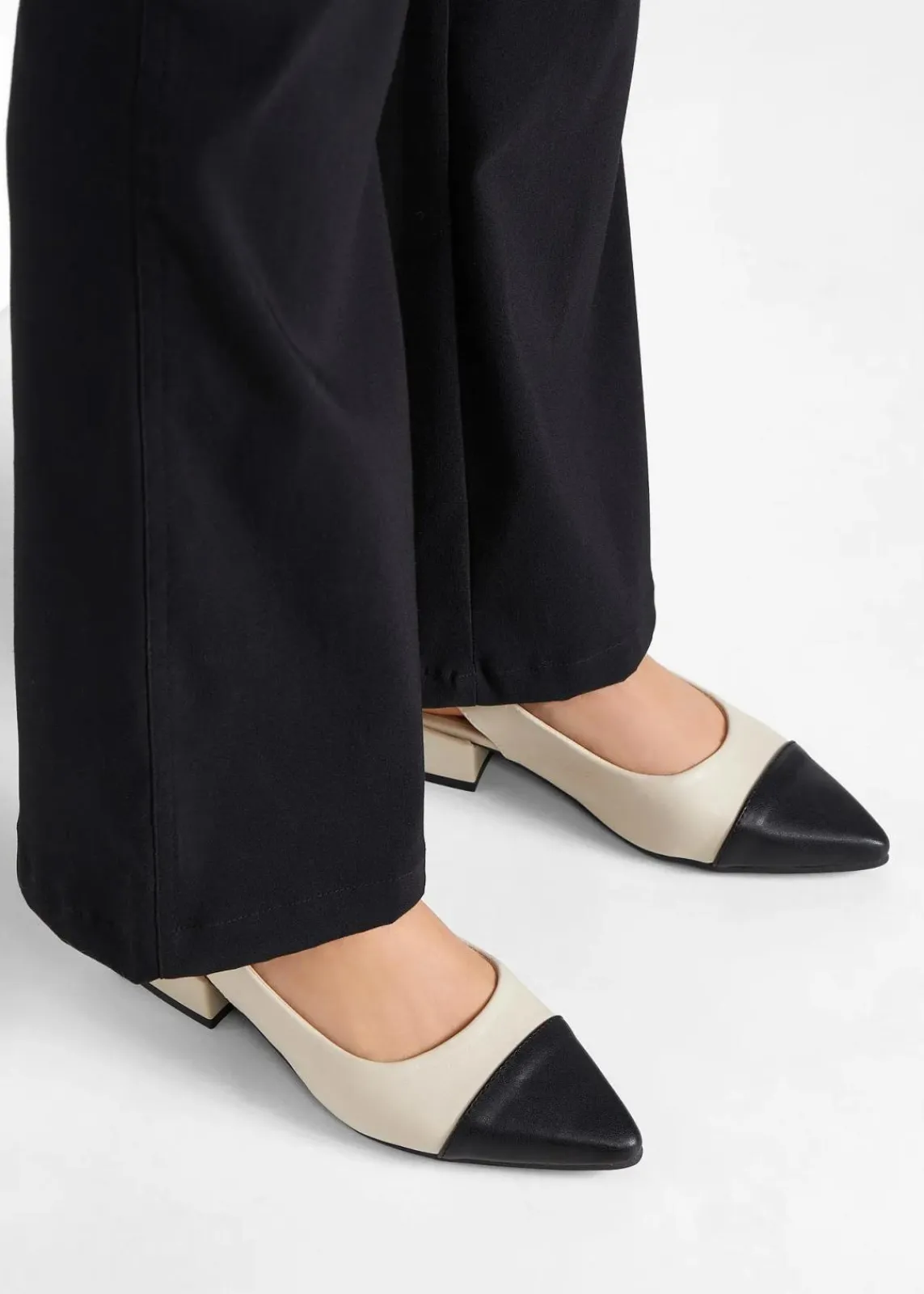 bonprix Schuhe & Accessoires In Spezialgrößen·Elastischer Schaft|Pumps^Slingpumps mit flachem Absatz beige/schwarz