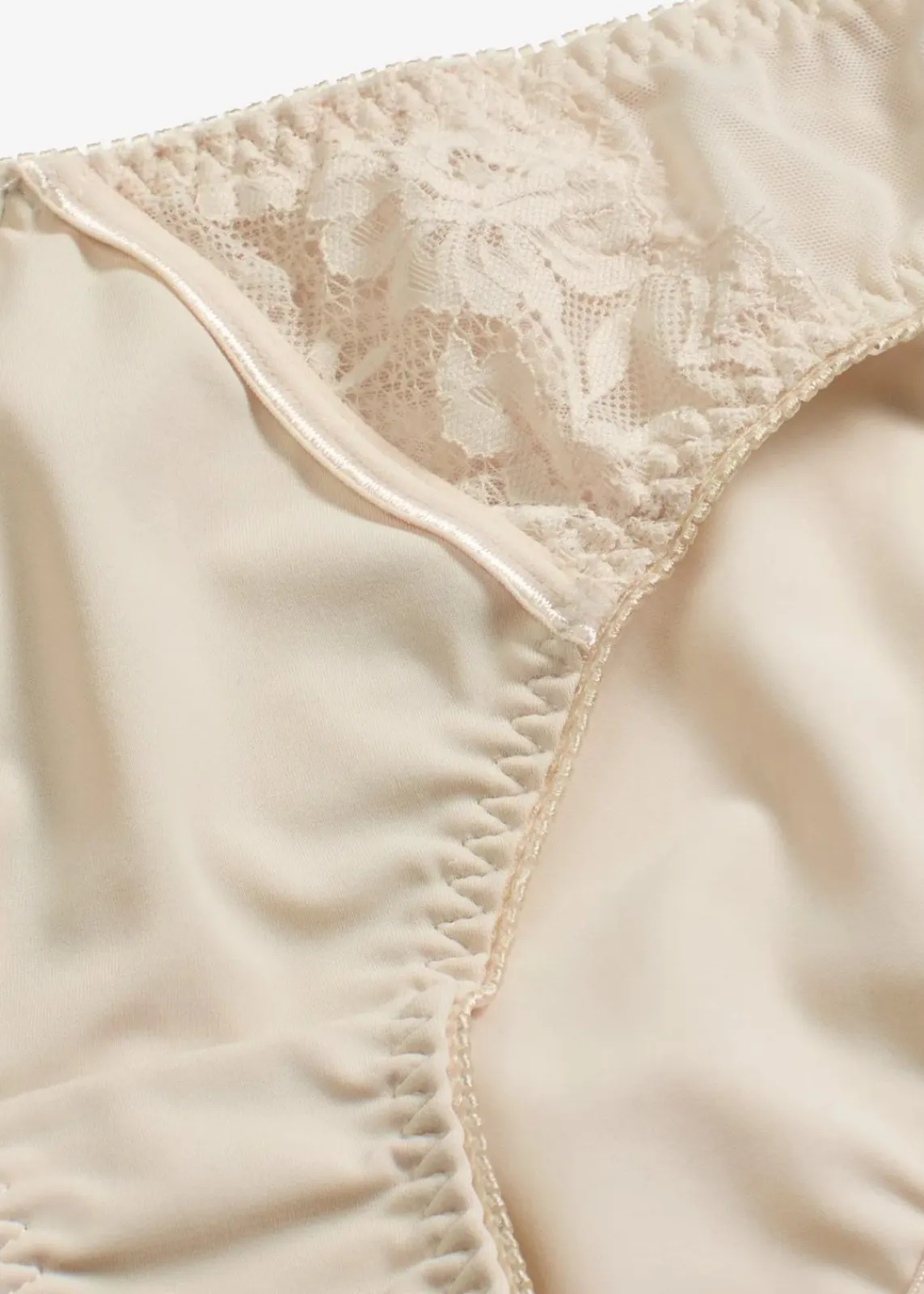 bonprix Wäsche·Dessous|Wäsche·Höschen^Slip mit zarter Spitze silbergrün