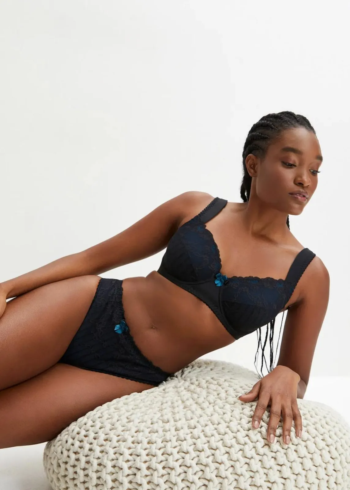 bonprix Wäsche·Dessous|Wäsche·Höschen^Slip mit zarter Spitze schwarz/blaupetrol