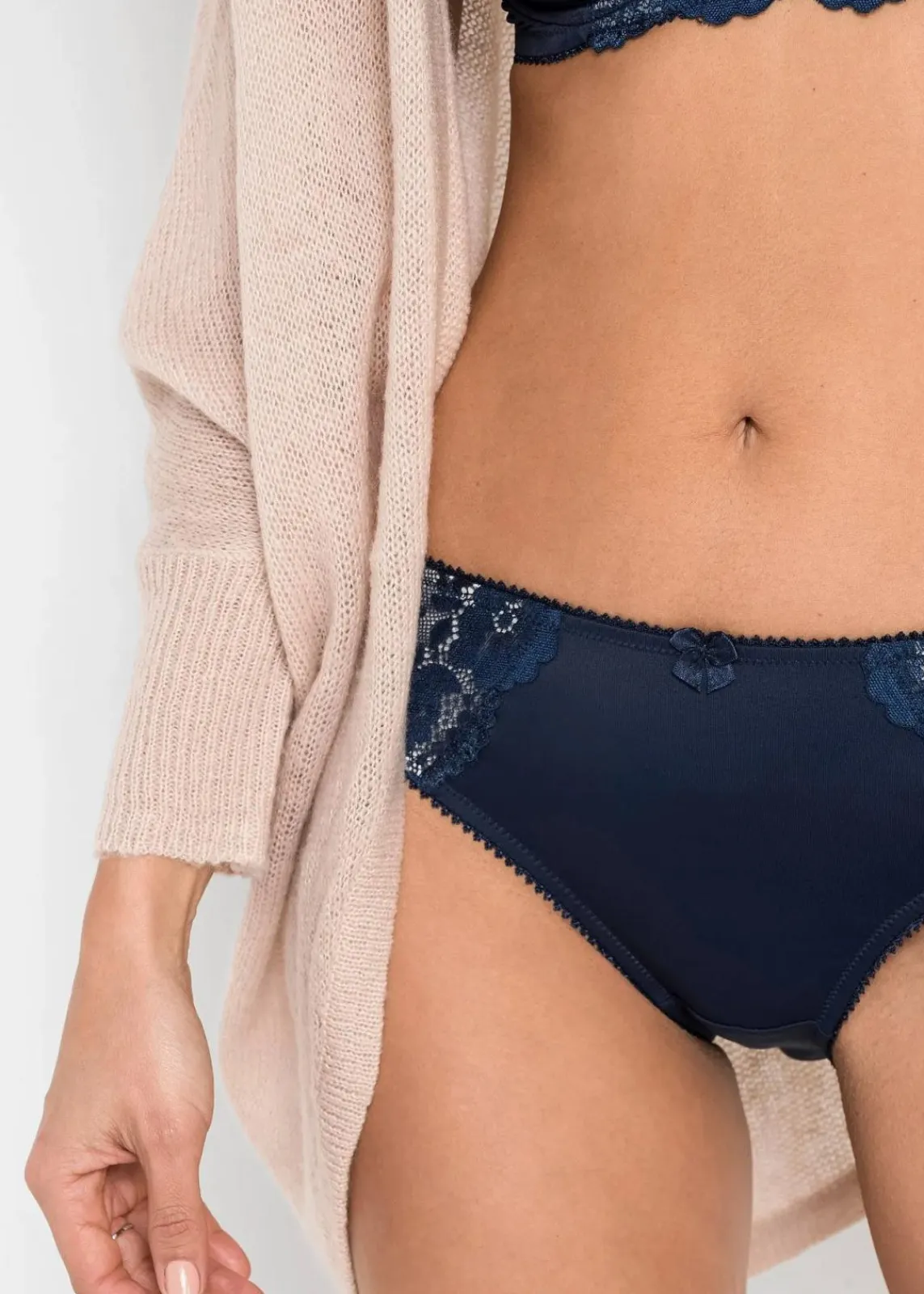 bonprix Höschen|Dessous^Slip mit zarter Spitze (2er Pack) dunkelblau+sandbeige