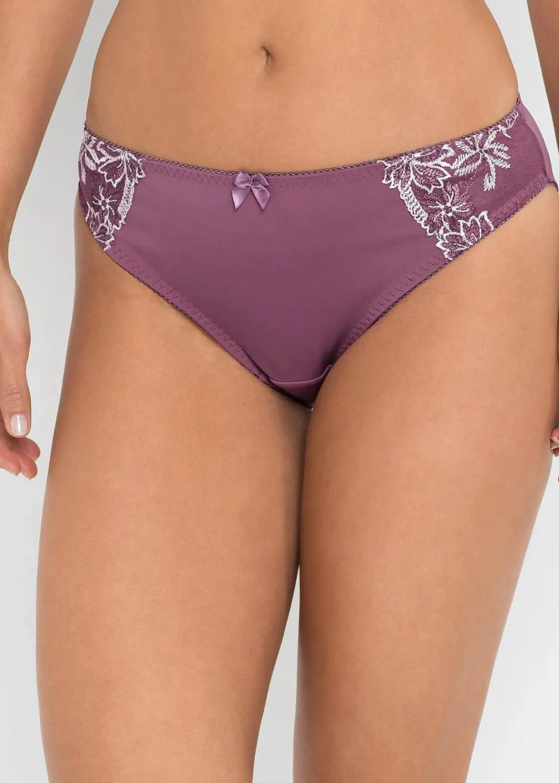 bonprix Höschen|Dessous^Slip mit zarter Stickerei (2er Pack) mattbeere/mattrosa+mattrosa