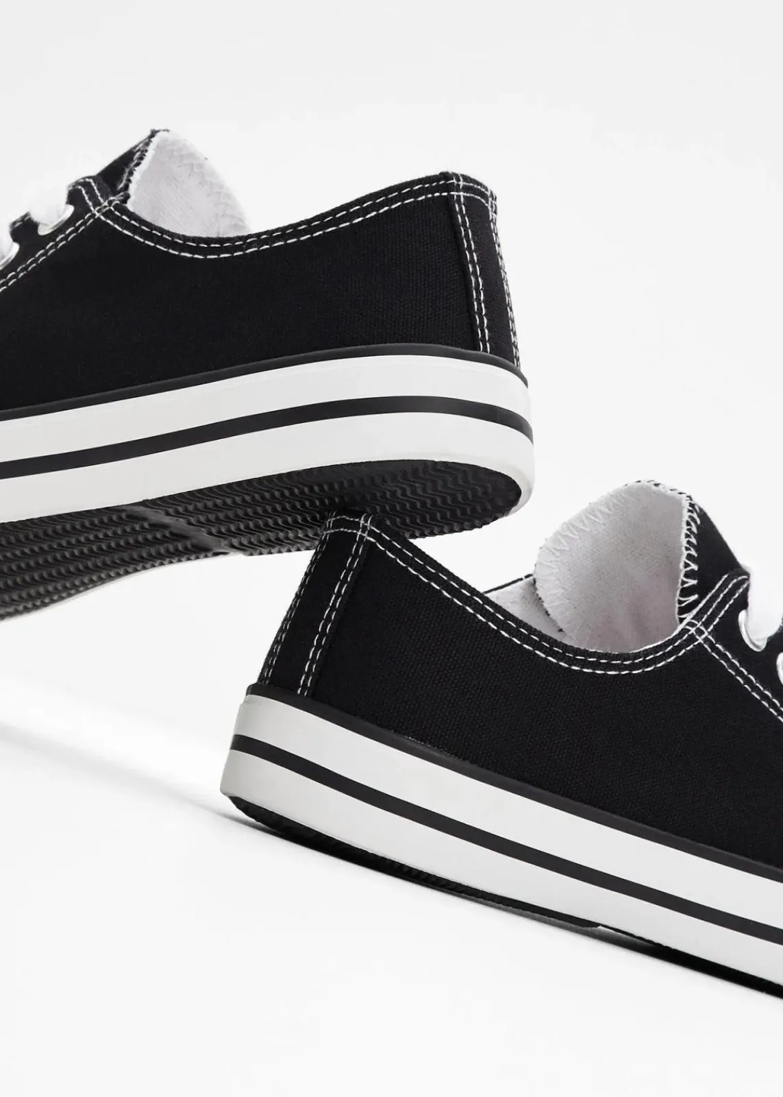 bonprix Sneaker^Sneaker aus Baumwoll-Canvas schwarz
