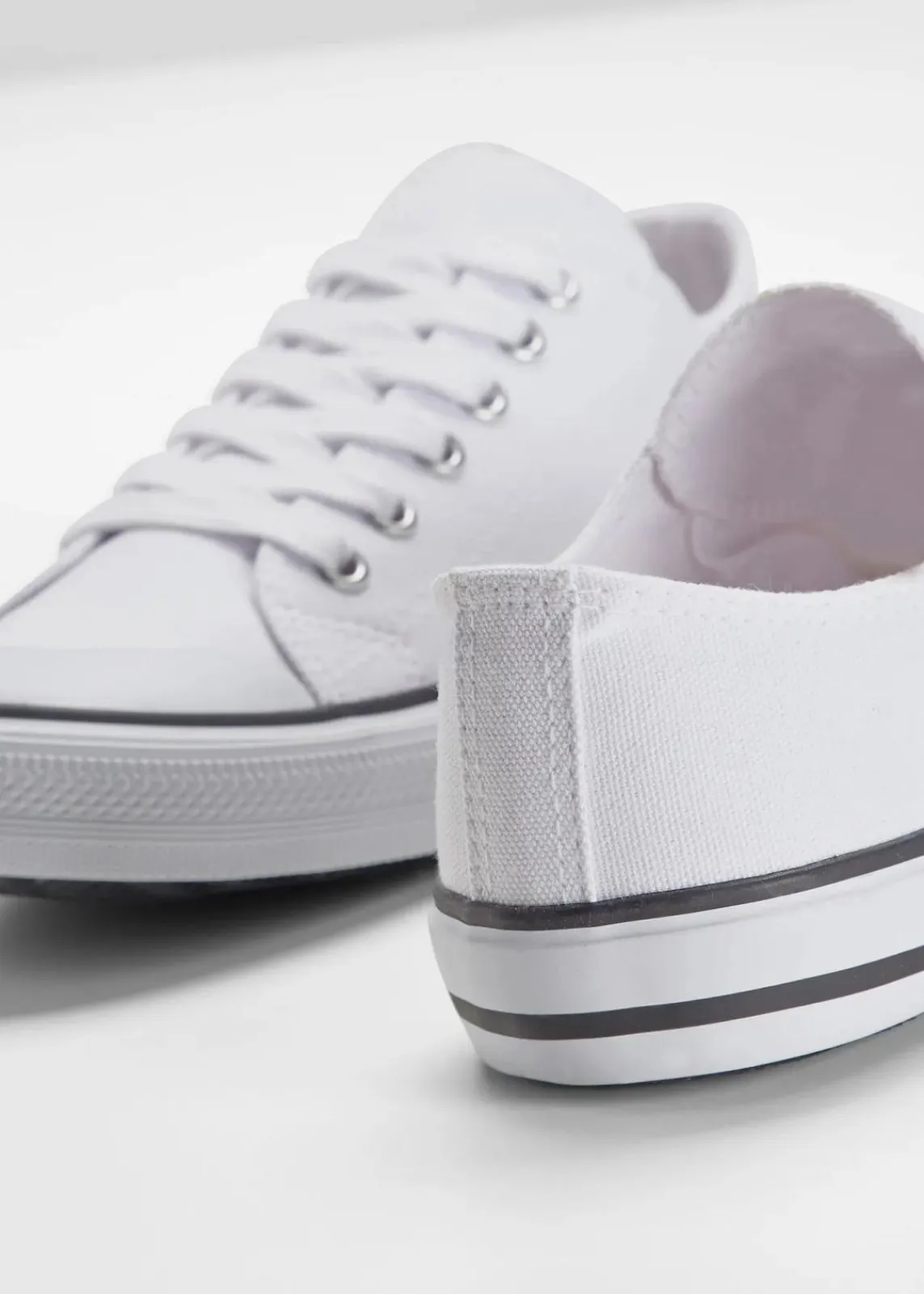 bonprix Sneaker^Sneaker aus Baumwoll-Canvas weiß