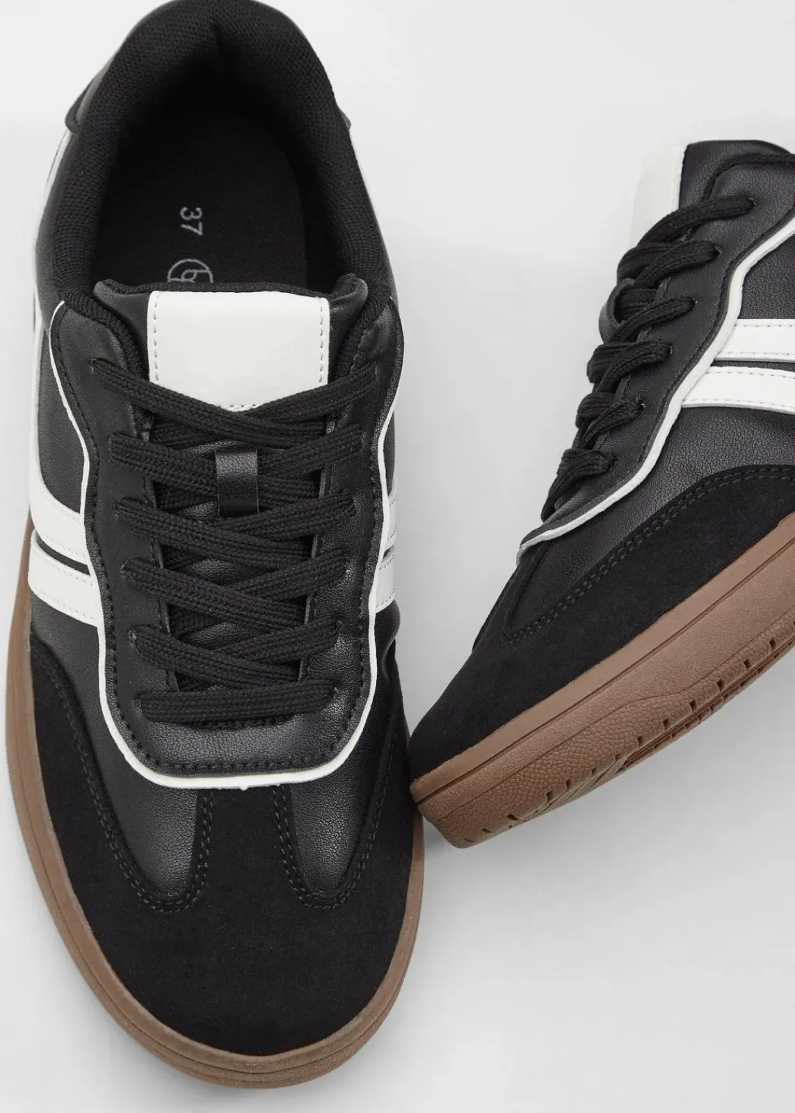 bonprix Sneaker^Sneaker im Retrolook schwarz/weiß