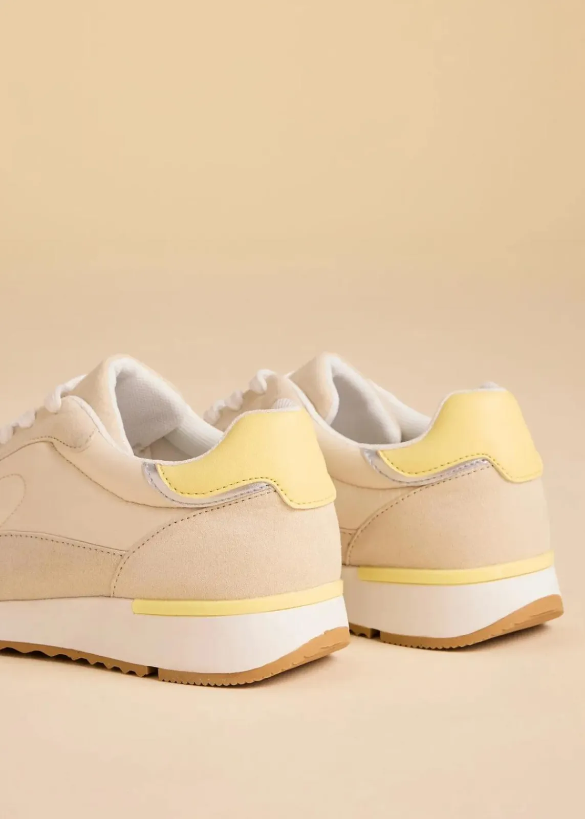 bonprix Sneaker^Sneaker im Retrolook natur/hellgelb