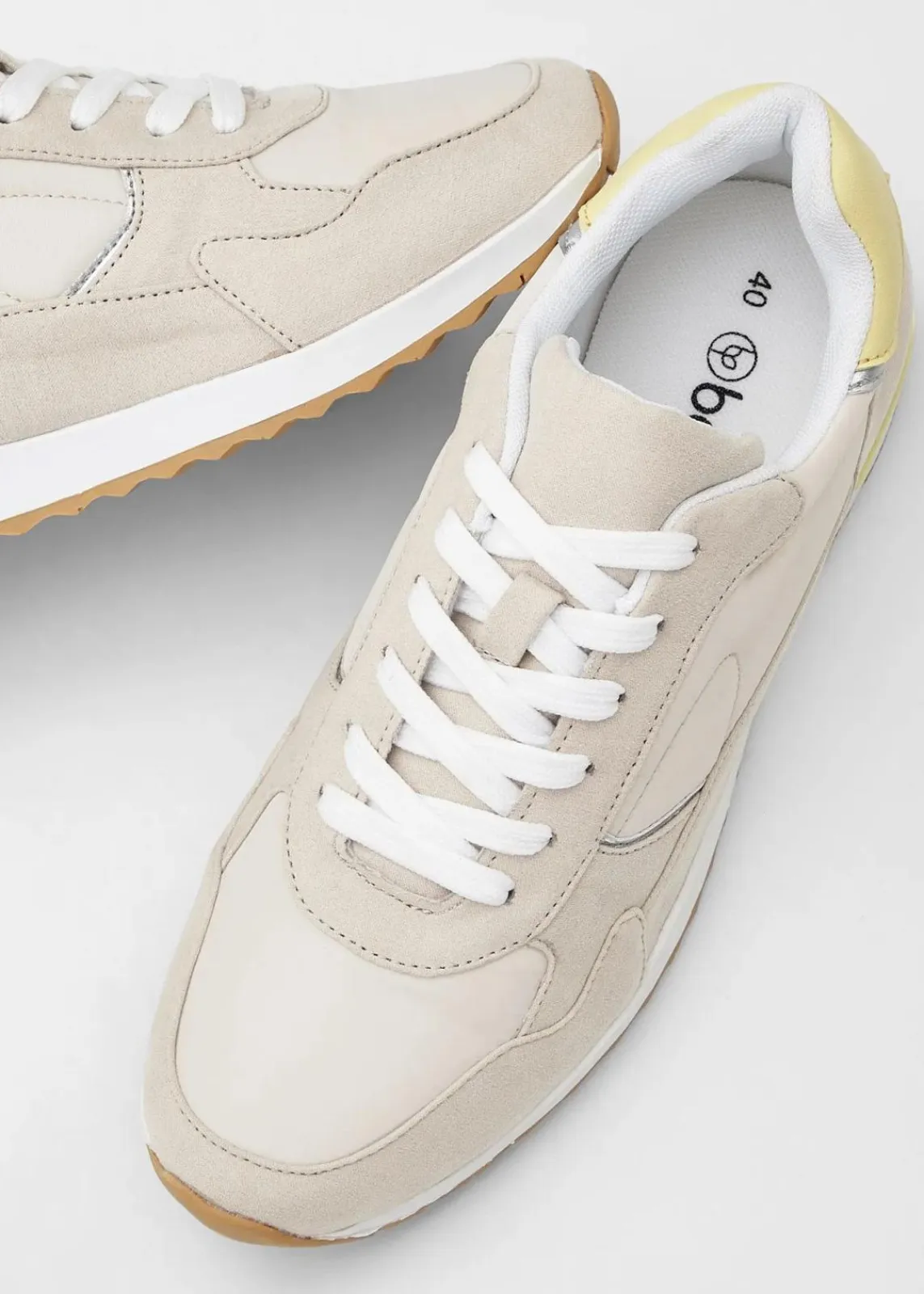 bonprix Sneaker^Sneaker im Retrolook natur/hellgelb