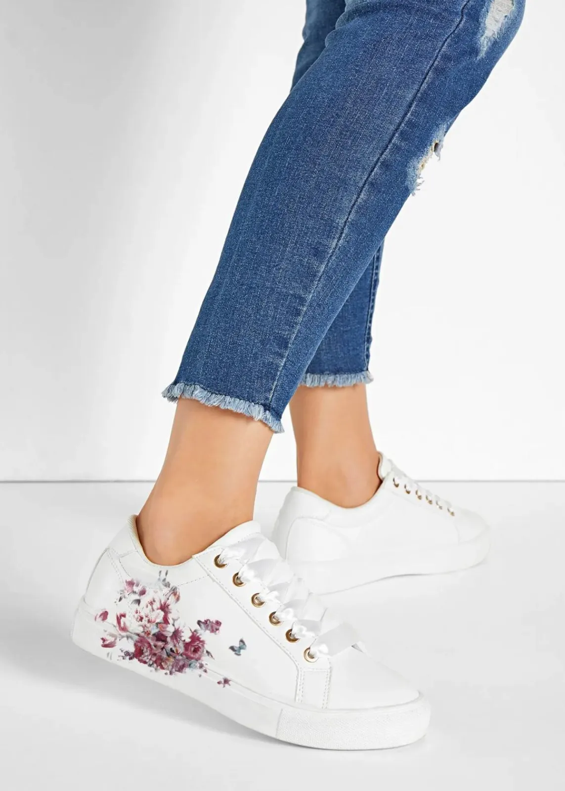 bonprix Sneaker^Sneaker mit floralem Druck weiß geblümt