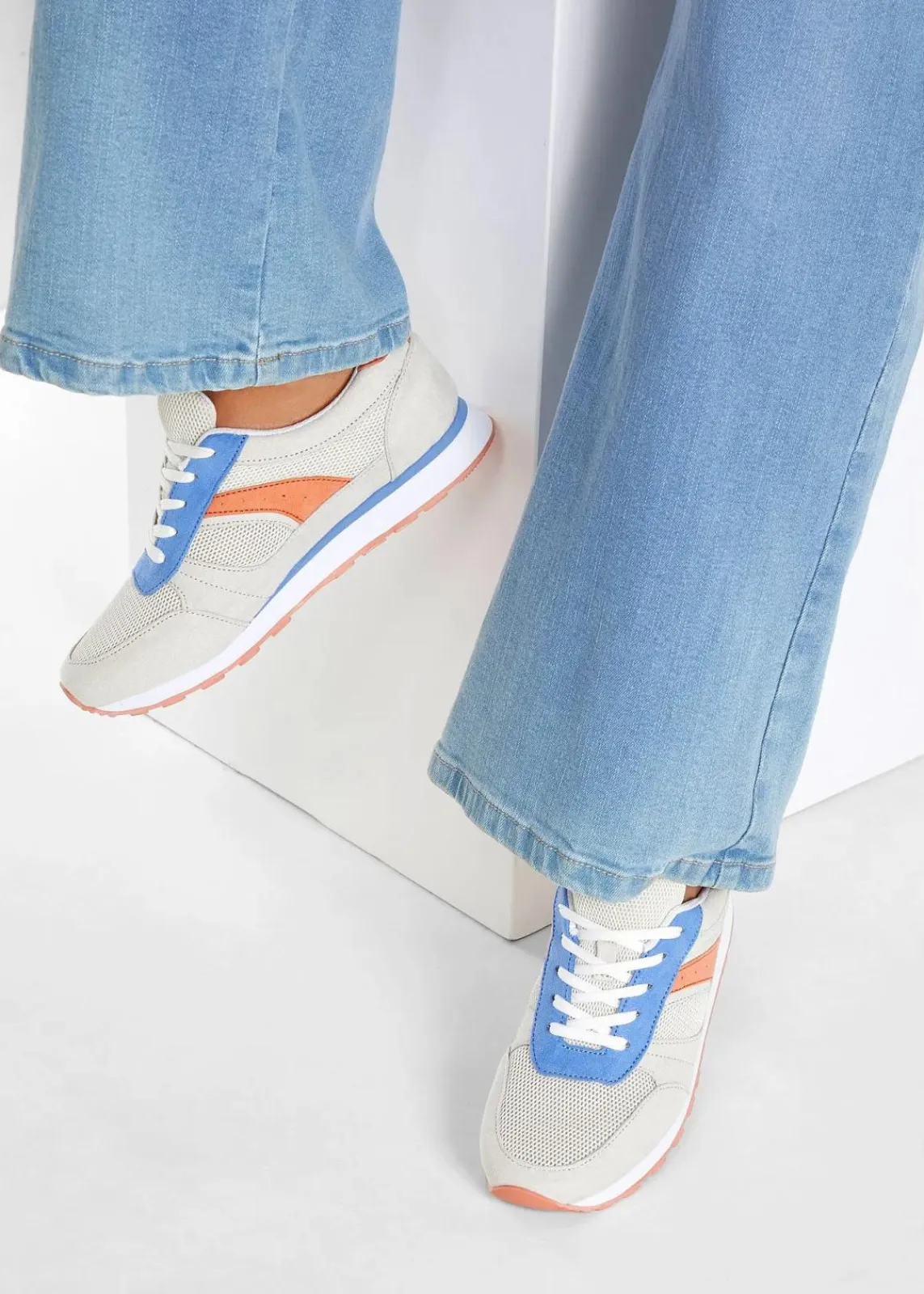 bonprix Sport- & Trekkingschuhe|Sneaker^Sneaker mit Mesh-Einsatz beige/orange/blau