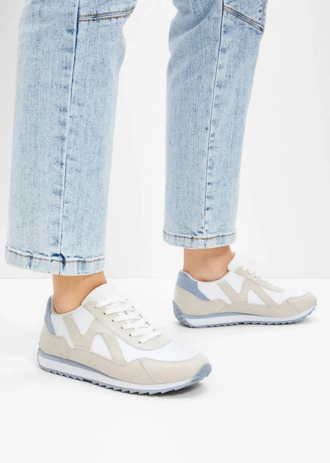 bonprix Sneaker^Sneaker mit Profilsohle weiß/beige/hellblau