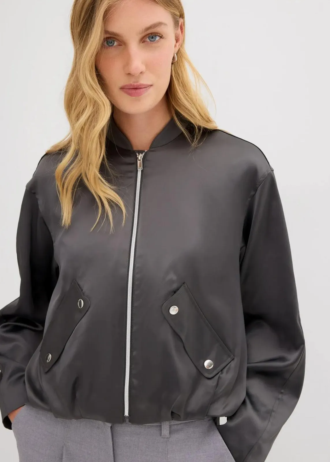 bonprix Jacken & Mäntel|Bekleidung·Hosen^Softblouson aus glänzendem Viskose-Mix anthrazit