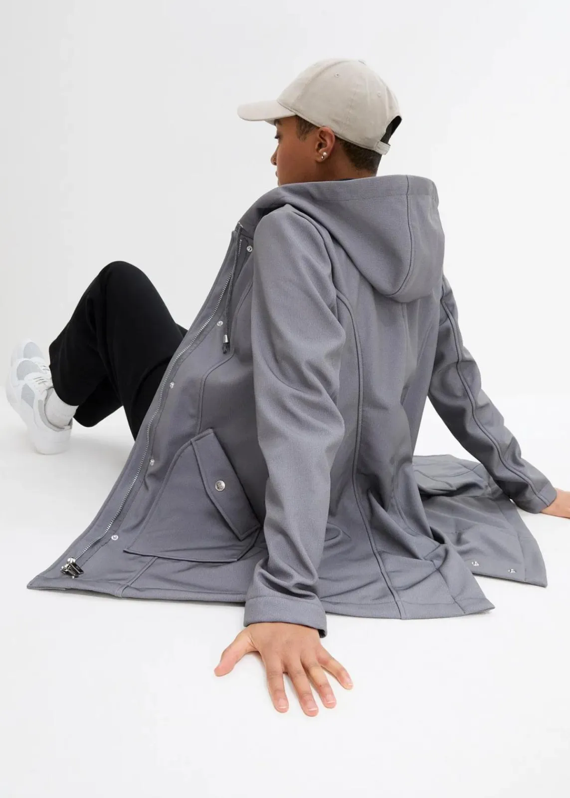 bonprix Bekleidung·Hosen|Jacken & Mäntel^Softshell-Parka mit Kapuze rauchgrau meliert