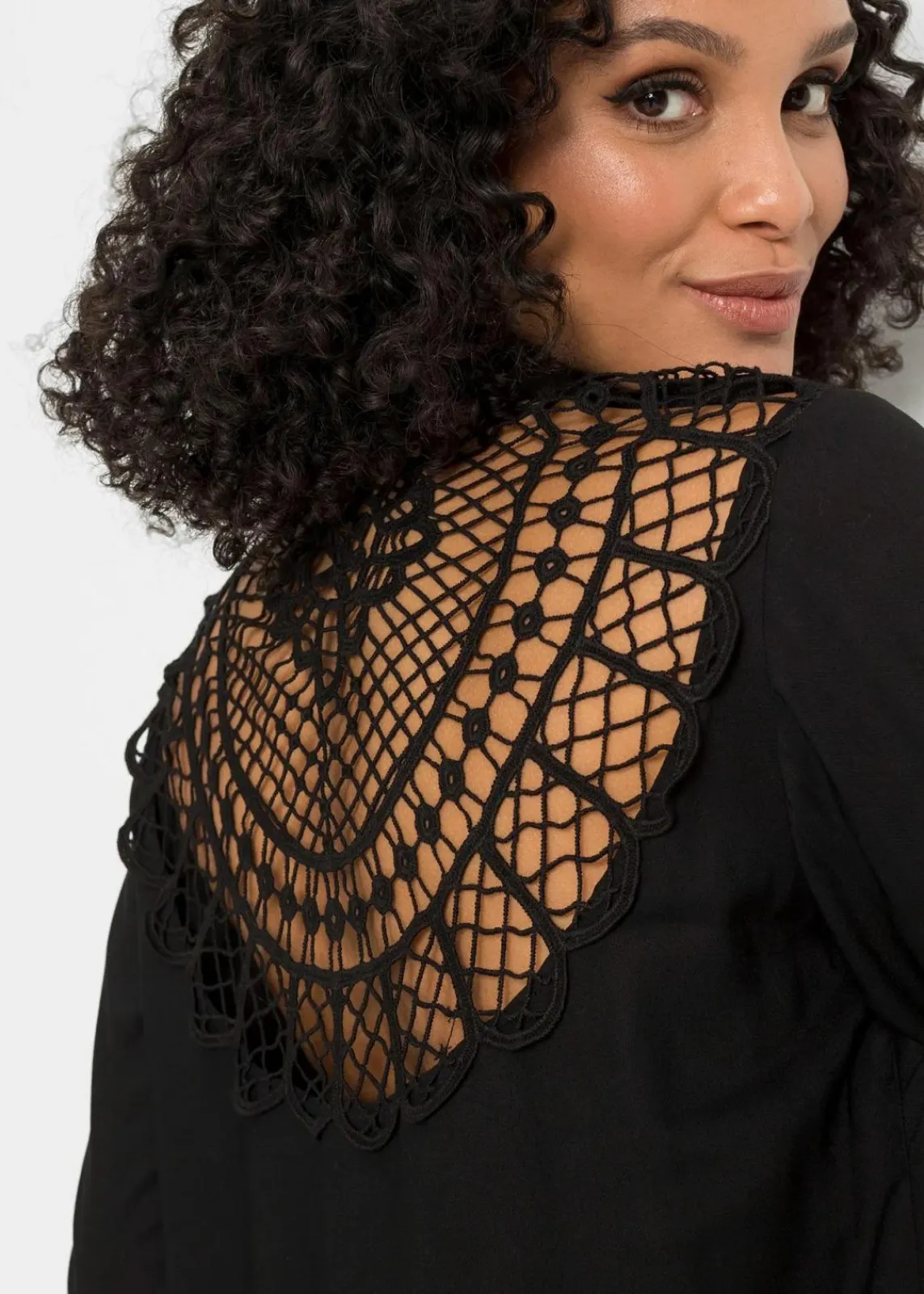 bonprix Bekleidung·Jacken & Mäntel|Nachhaltigere Materialien^Spitzenbluse schwarz