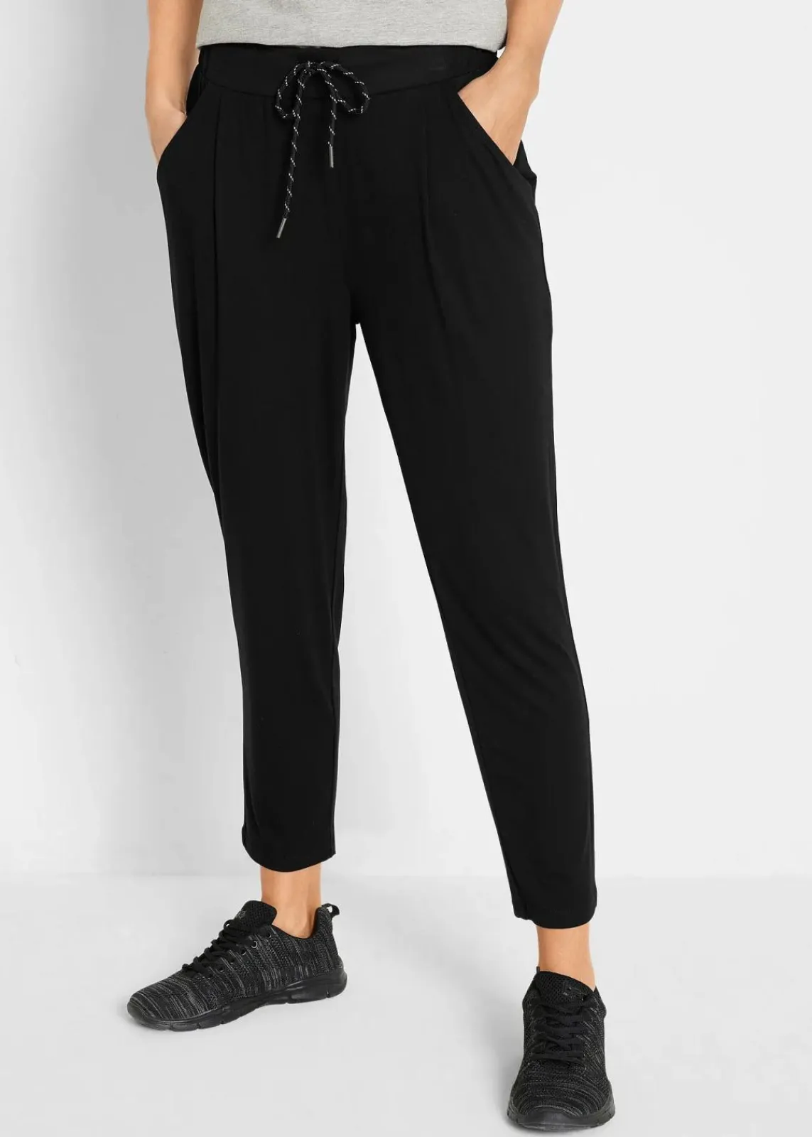 bonprix Bekleidung·Kleider|Hosen^Sporthose aus nachhaltiger Viskose, 7/8-Länge schwarz
