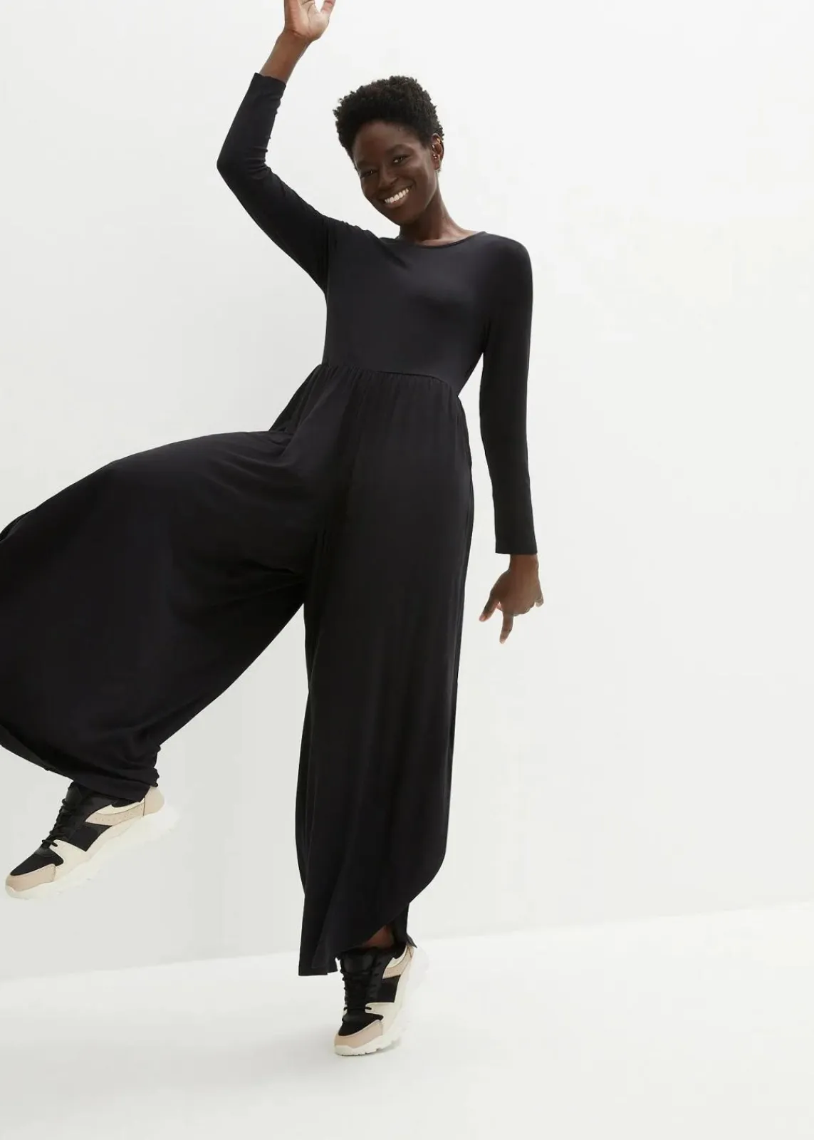 bonprix Bekleidung·Homewear|Jumpsuits^Sport-Jumpsuit aus fließender Viskose schwarz