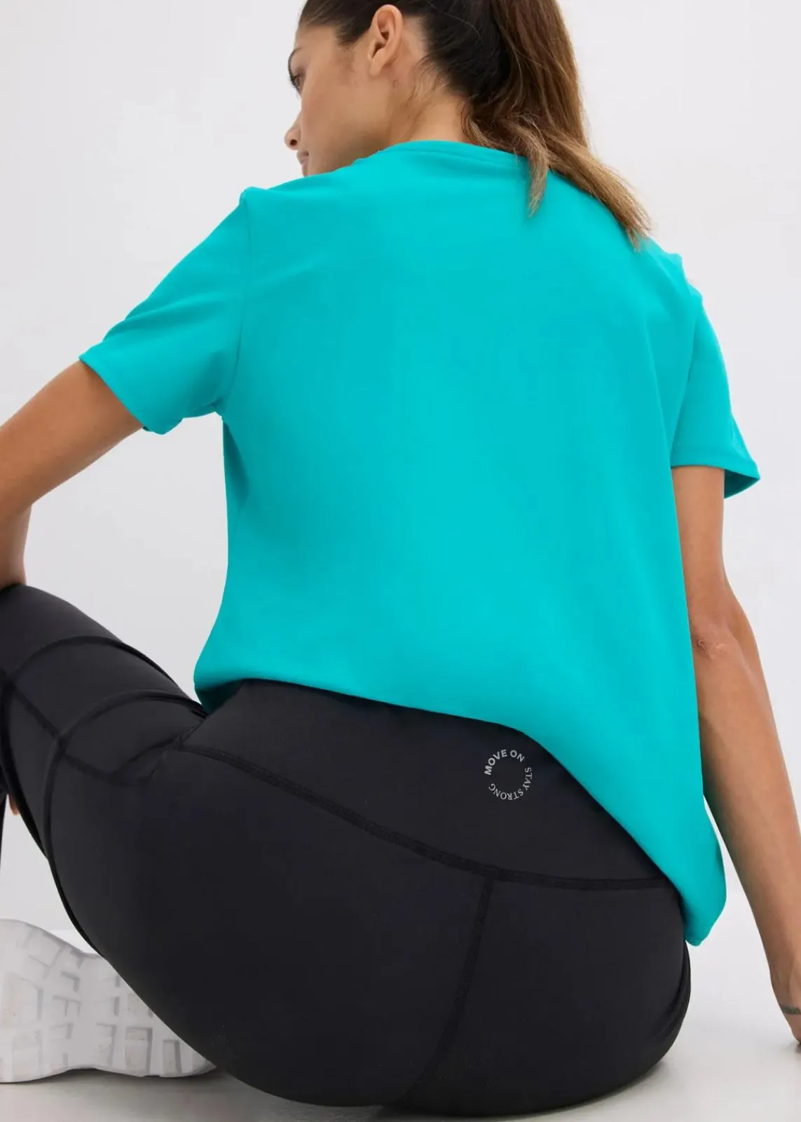 bonprix Bekleidung·Sweat|Bekleidung·Kleider^Sport-Leggings aus stabilem Baumwollgriff und geradem Bein schwarz