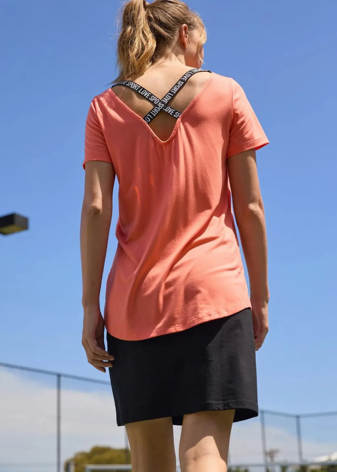 bonprix Shirts & Tops|Sportbekleidung^Sport-Longshirt mit Rückenausschnitt lachs