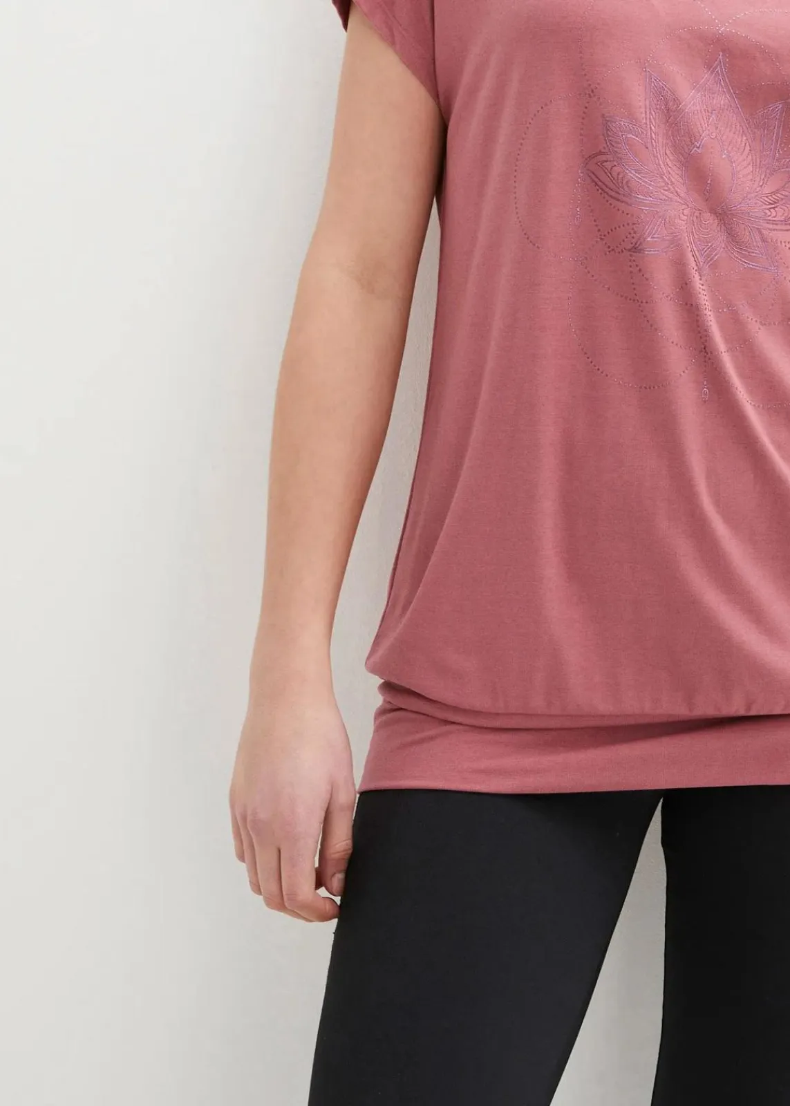 bonprix Shirts & Tops|Sportbekleidung^Sport-Shirt, Loose Fit softbeere bedruckt