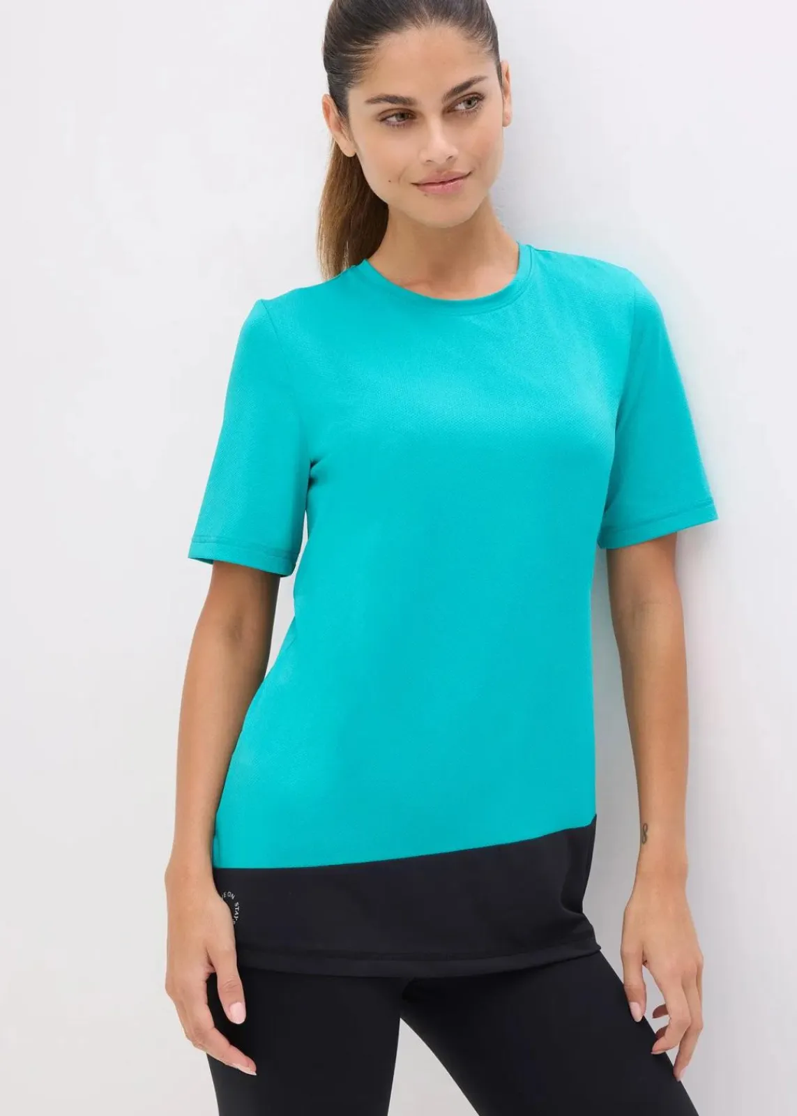 bonprix Bekleidung·Sweat|Nachhaltigere Materialien^Sport-Shirt mit Strukturoptik smaragd/schwarz
