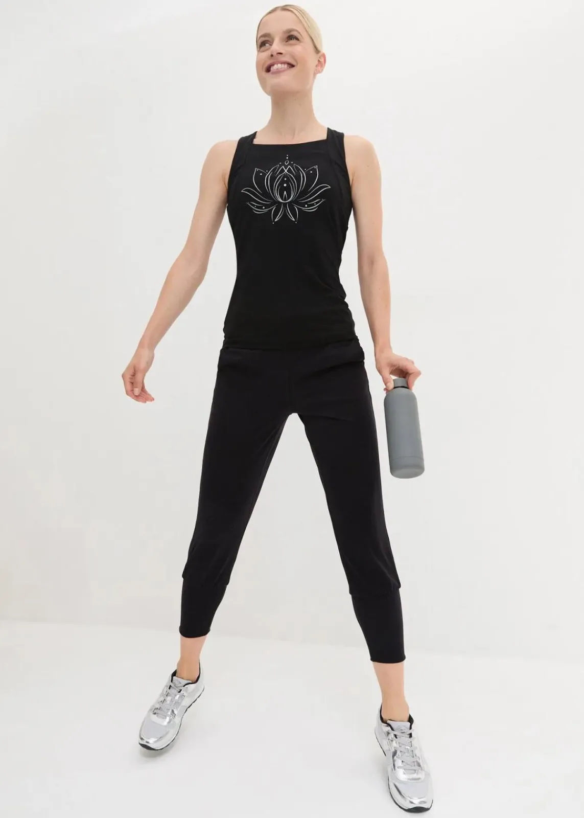bonprix Bekleidung·Sweat|Sportbekleidung^Sport-Top mit überkreuzten Trägern schwarz bedruckt