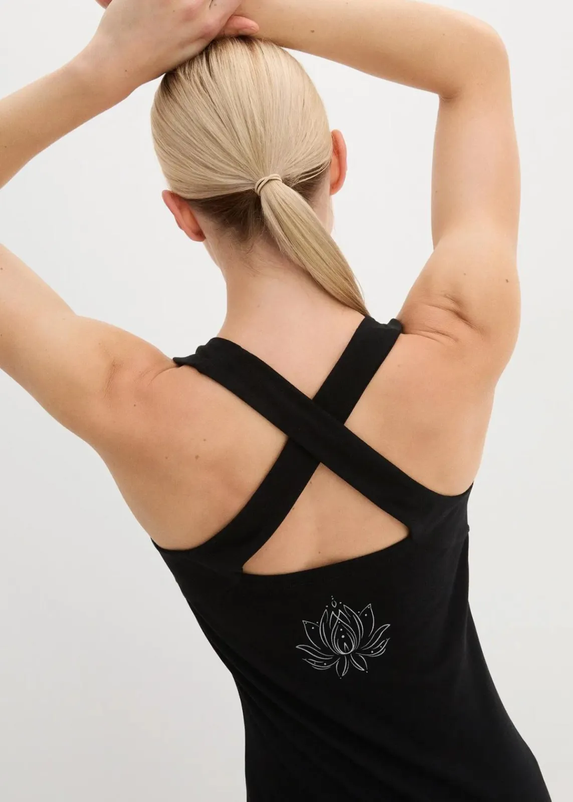 bonprix Bekleidung·Sweat|Sportbekleidung^Sport-Top mit überkreuzten Trägern schwarz bedruckt